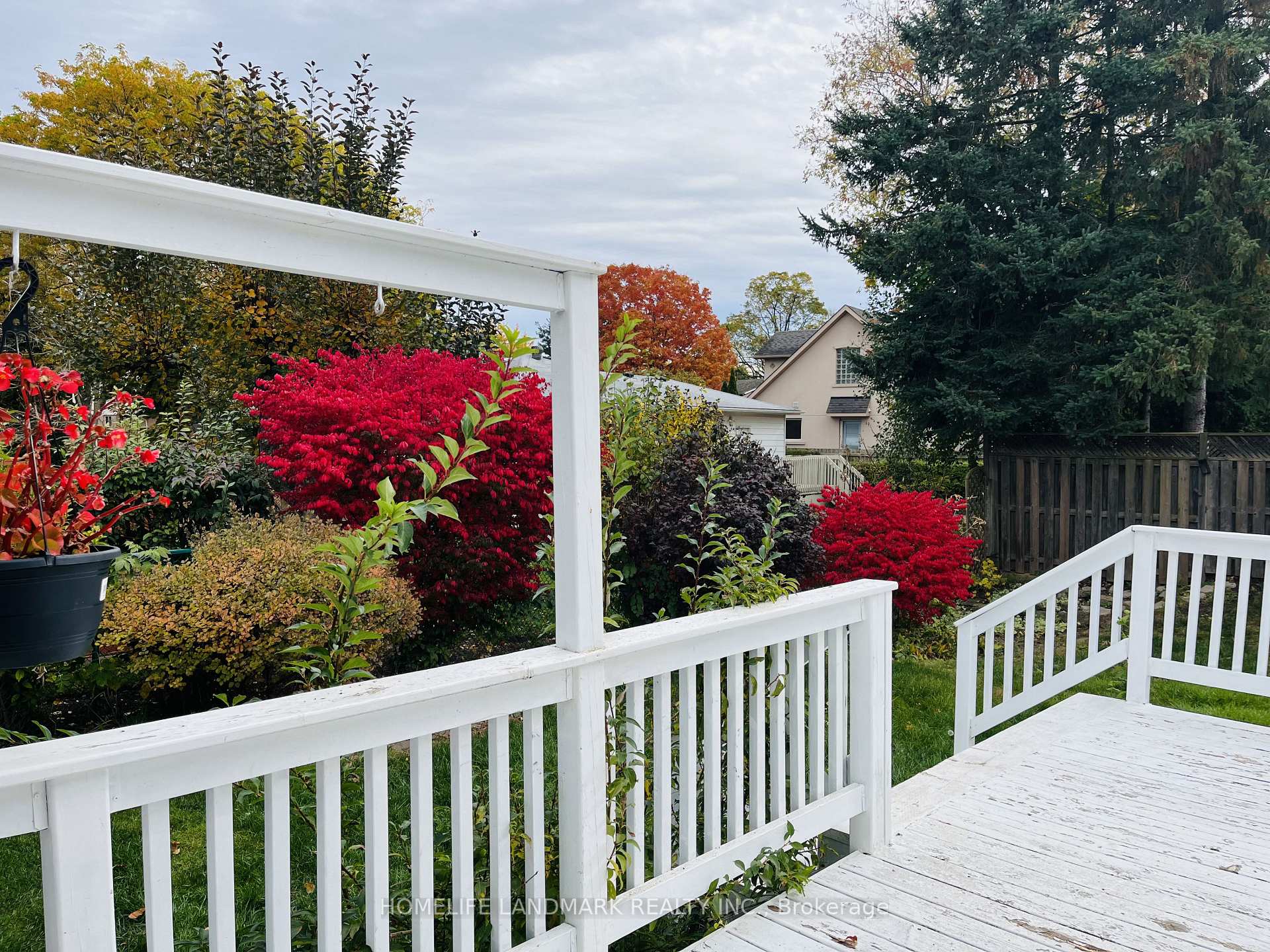 Photo 6 of 111 Otter Crescent, Oakville, College Park — HOMEH
