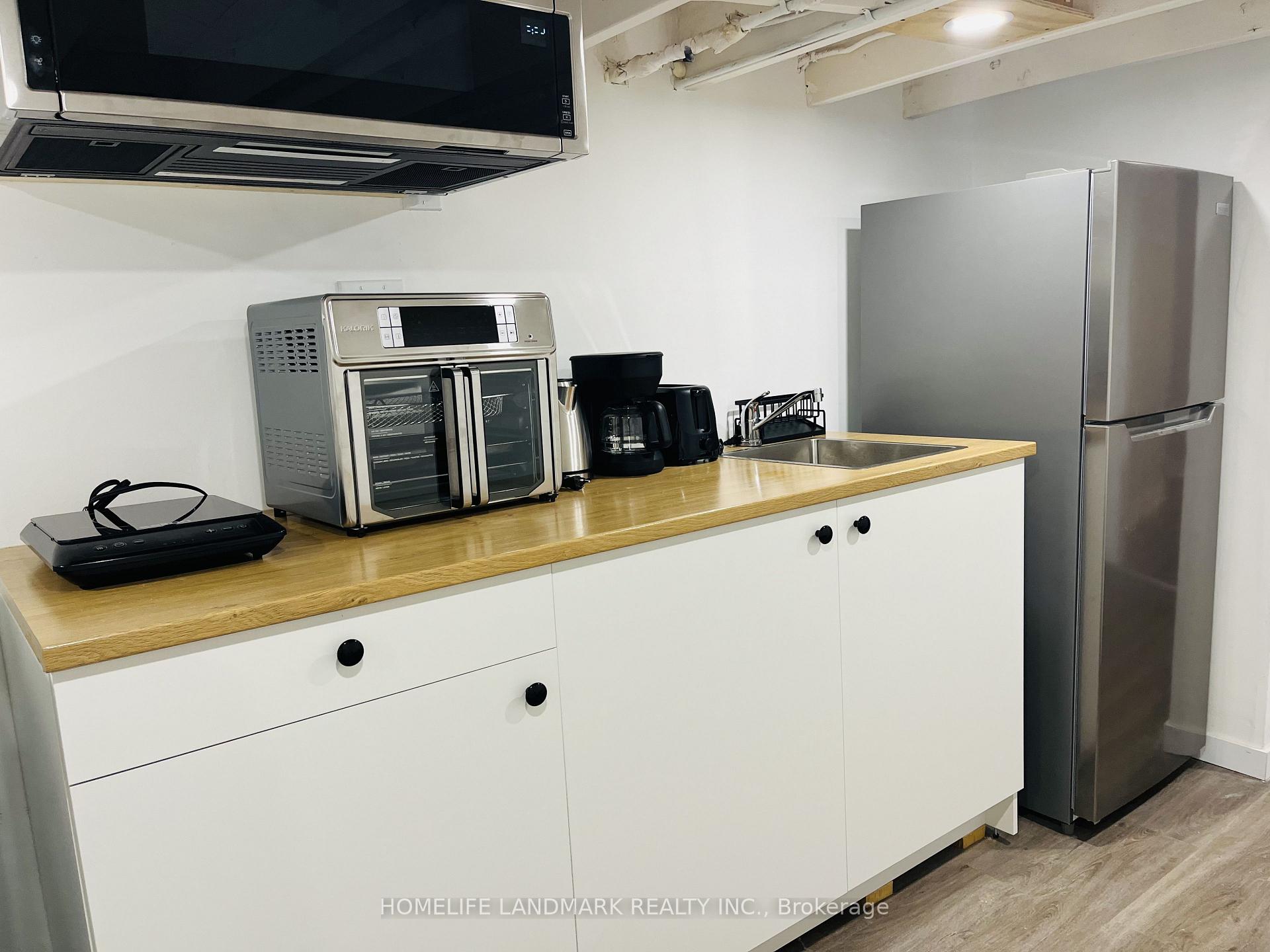 Photo 7 of 111 Otter Crescent, Oakville, College Park — HOMEH