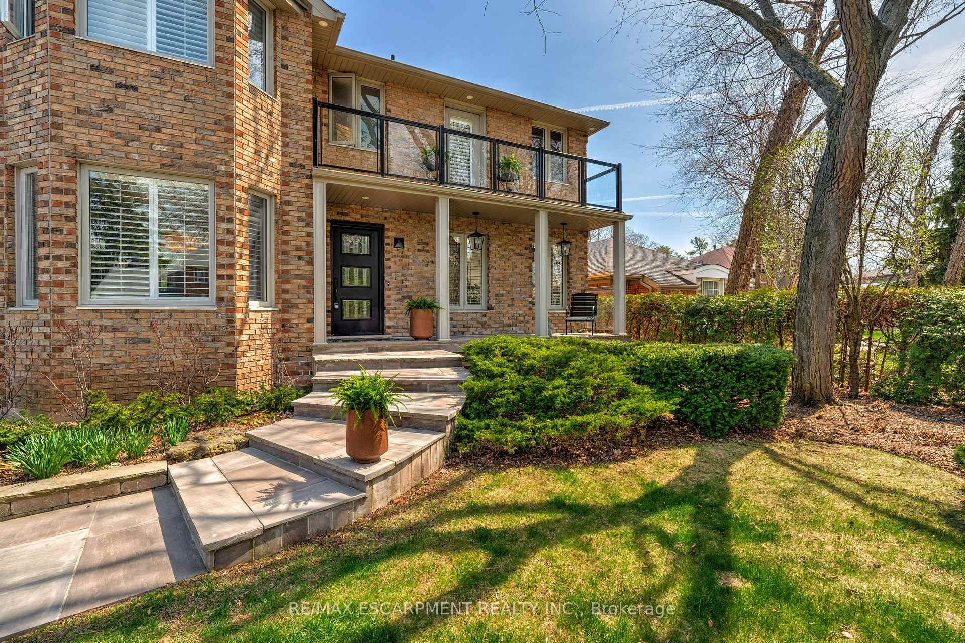 Photo 3 of 4302 Shoreacres Place, Burlington, Shoreacres — HOMEH