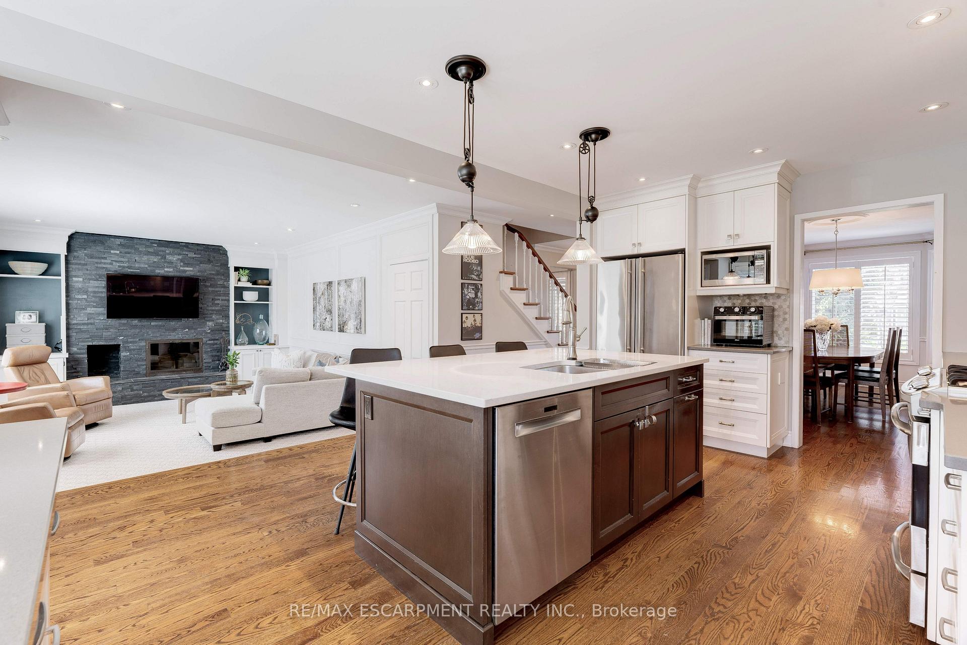 Photo 4 of 4302 Shoreacres Place, Burlington, Shoreacres — HOMEH