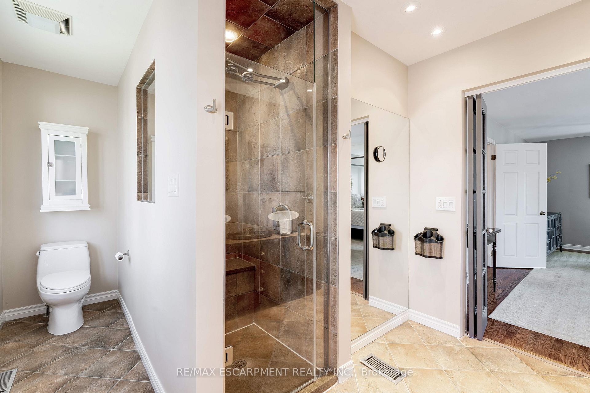 Photo 18 of 4302 Shoreacres Place, Burlington, Shoreacres — HOMEH