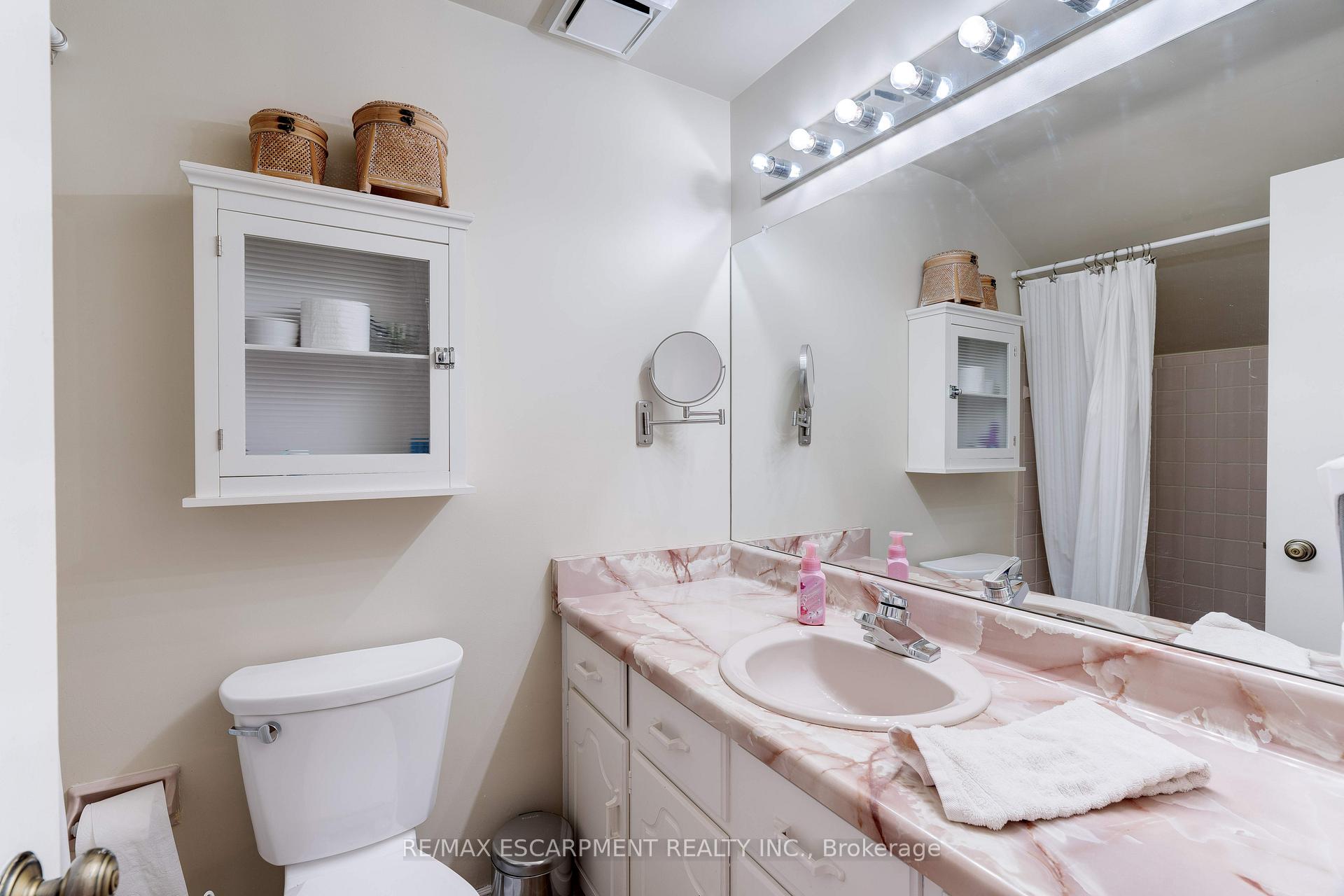 Photo 14 of 4302 Shoreacres Place, Burlington, Shoreacres — HOMEH