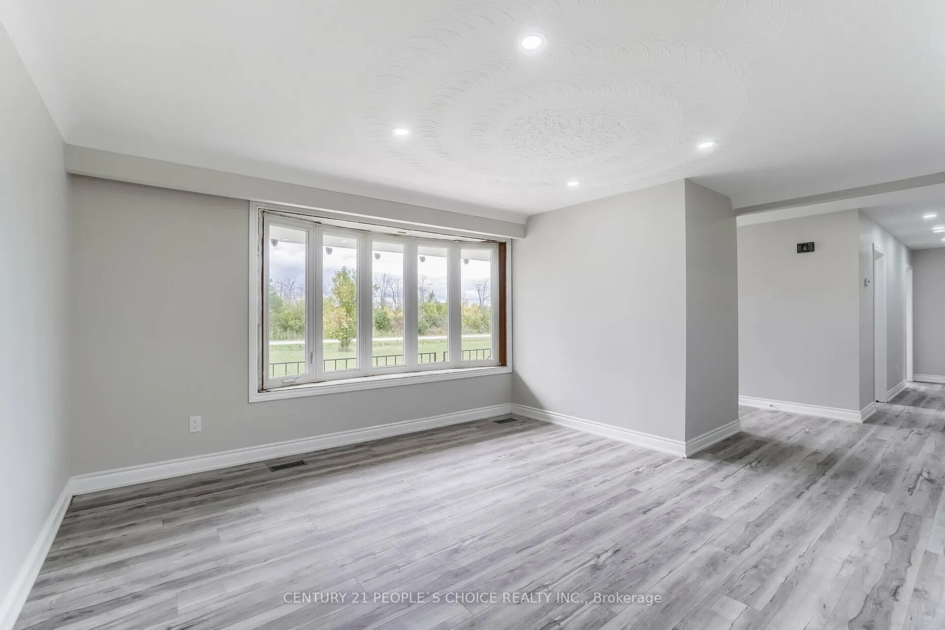 Photo 5 of 643 South Townline Road, Hamilton, Stoney Creek — HOMEH