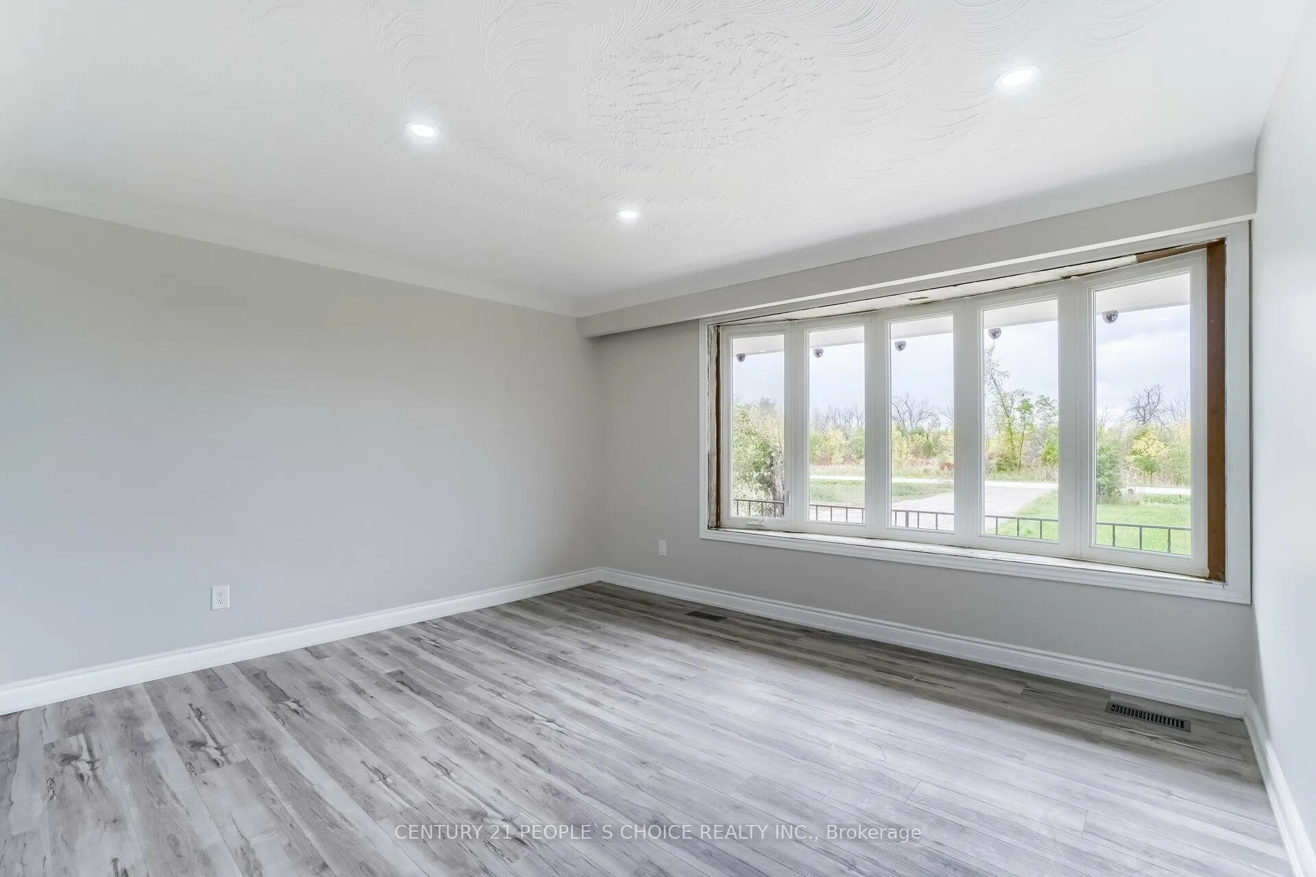 Photo 6 of 643 South Townline Road, Hamilton, Stoney Creek — HOMEH