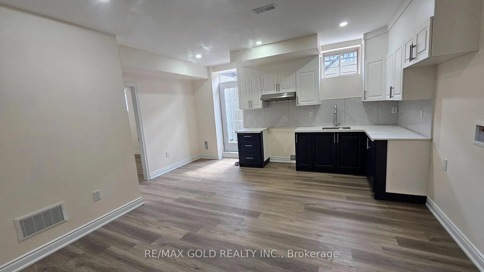 Photo 8 of Unit Bsmnt #2, 27 Lippa Drive, Caledon, Rural Caledon — HOMEH