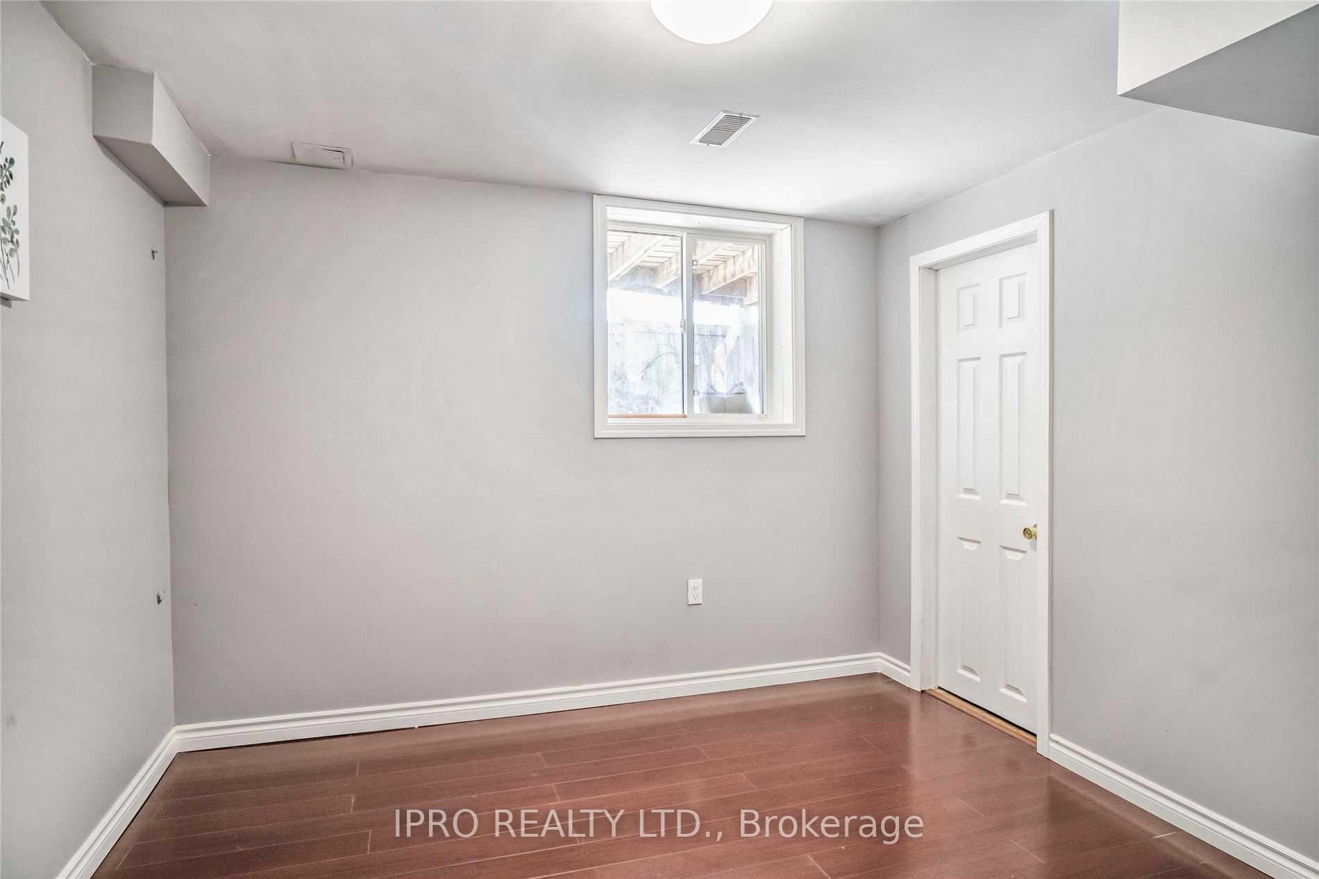 Photo 2 of 48 Rivermere Court, Brampton, Fletcher's Meadow — HOMEH