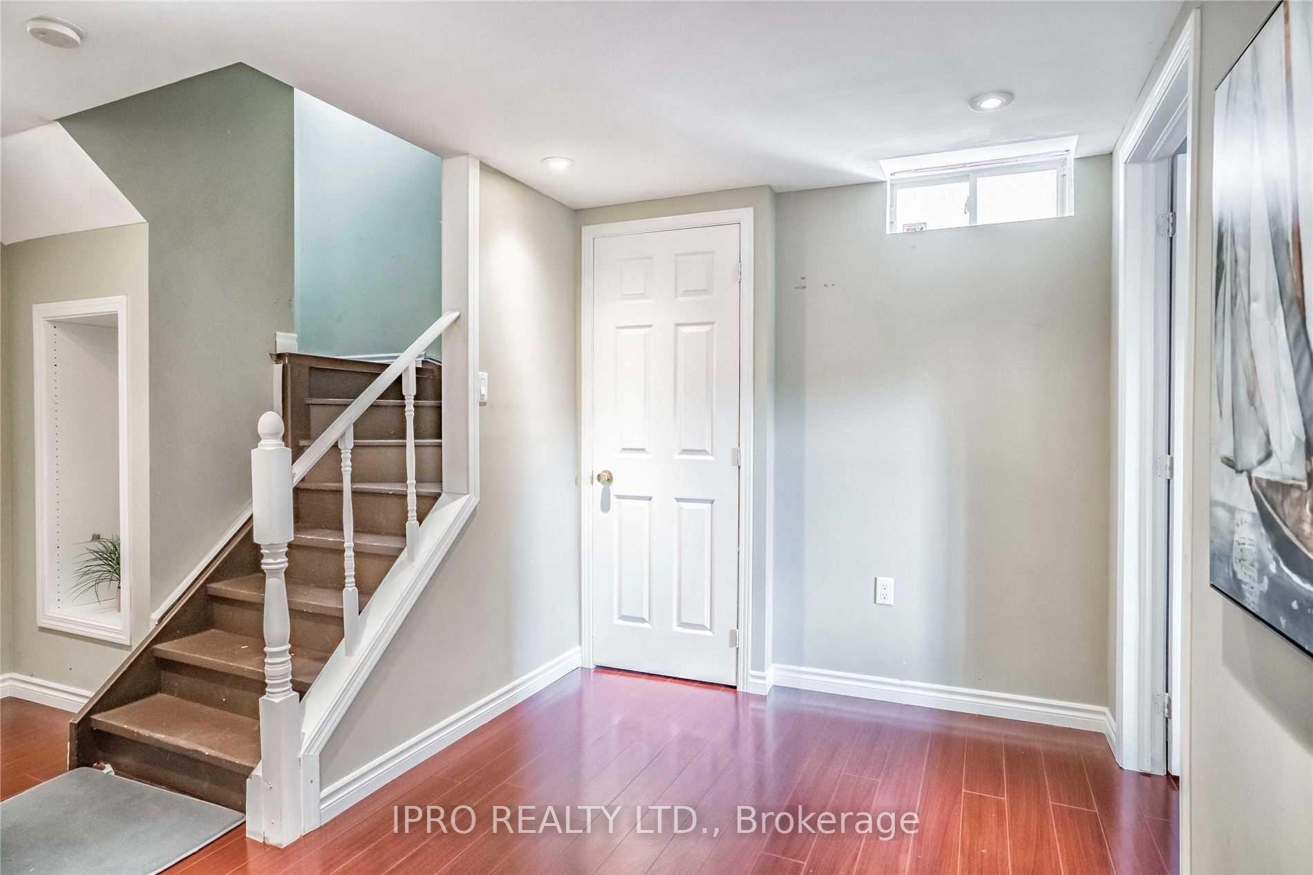 Photo 3 of 48 Rivermere Court, Brampton, Fletcher's Meadow — HOMEH