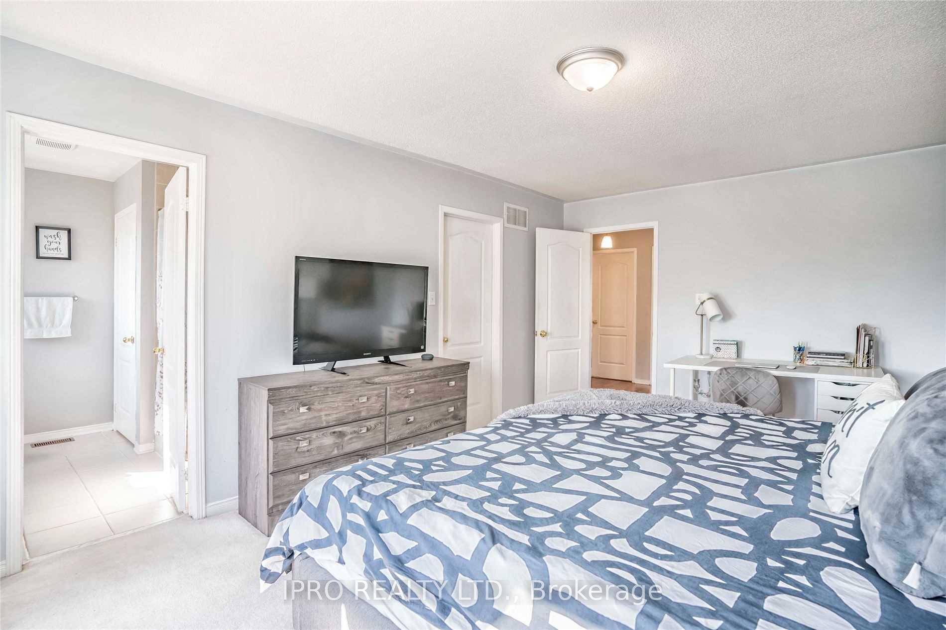 Photo 7 of 48 Rivermere Court, Brampton, Fletcher's Meadow — HOMEH