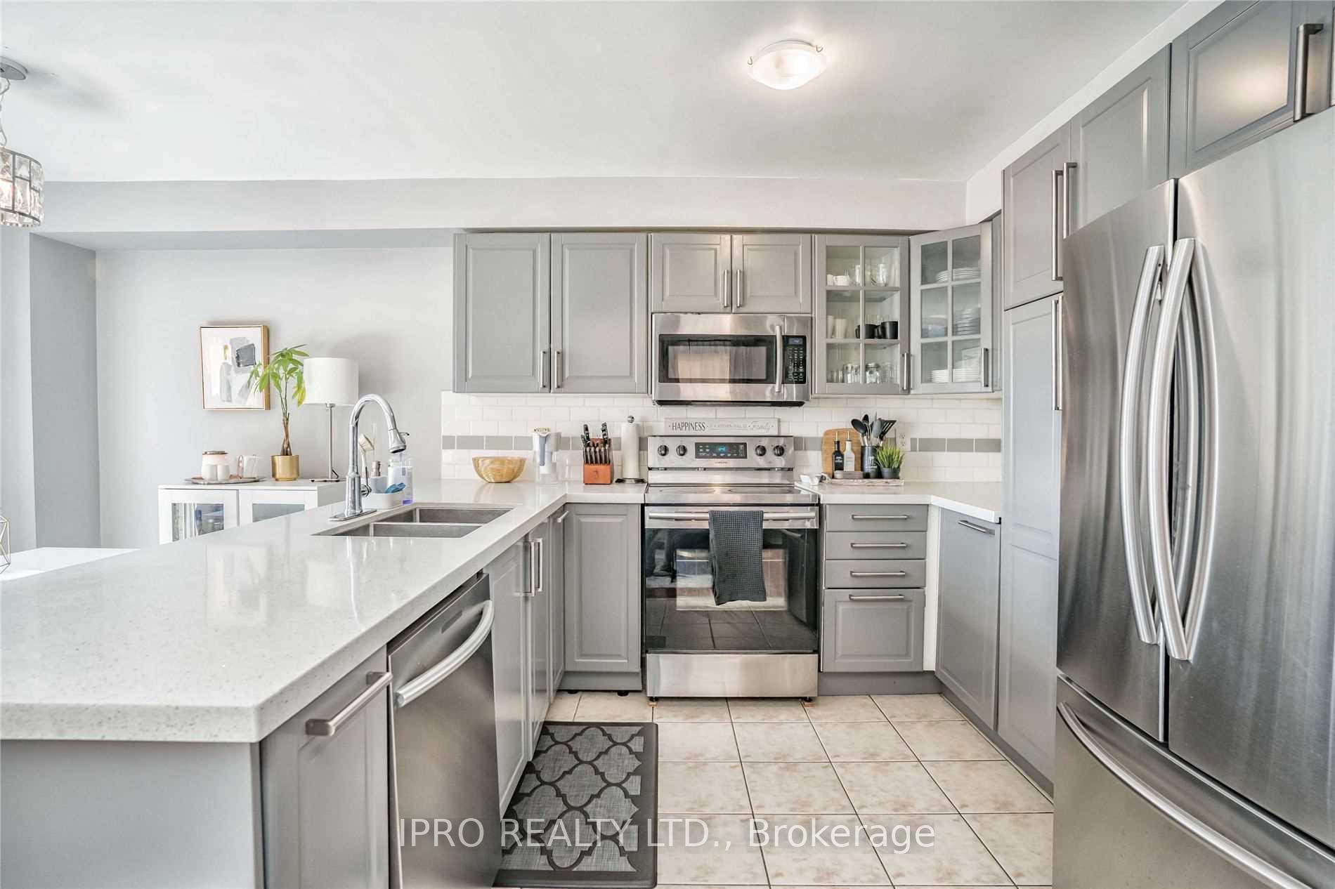 Photo 12 of 48 Rivermere Court, Brampton, Fletcher's Meadow — HOMEH