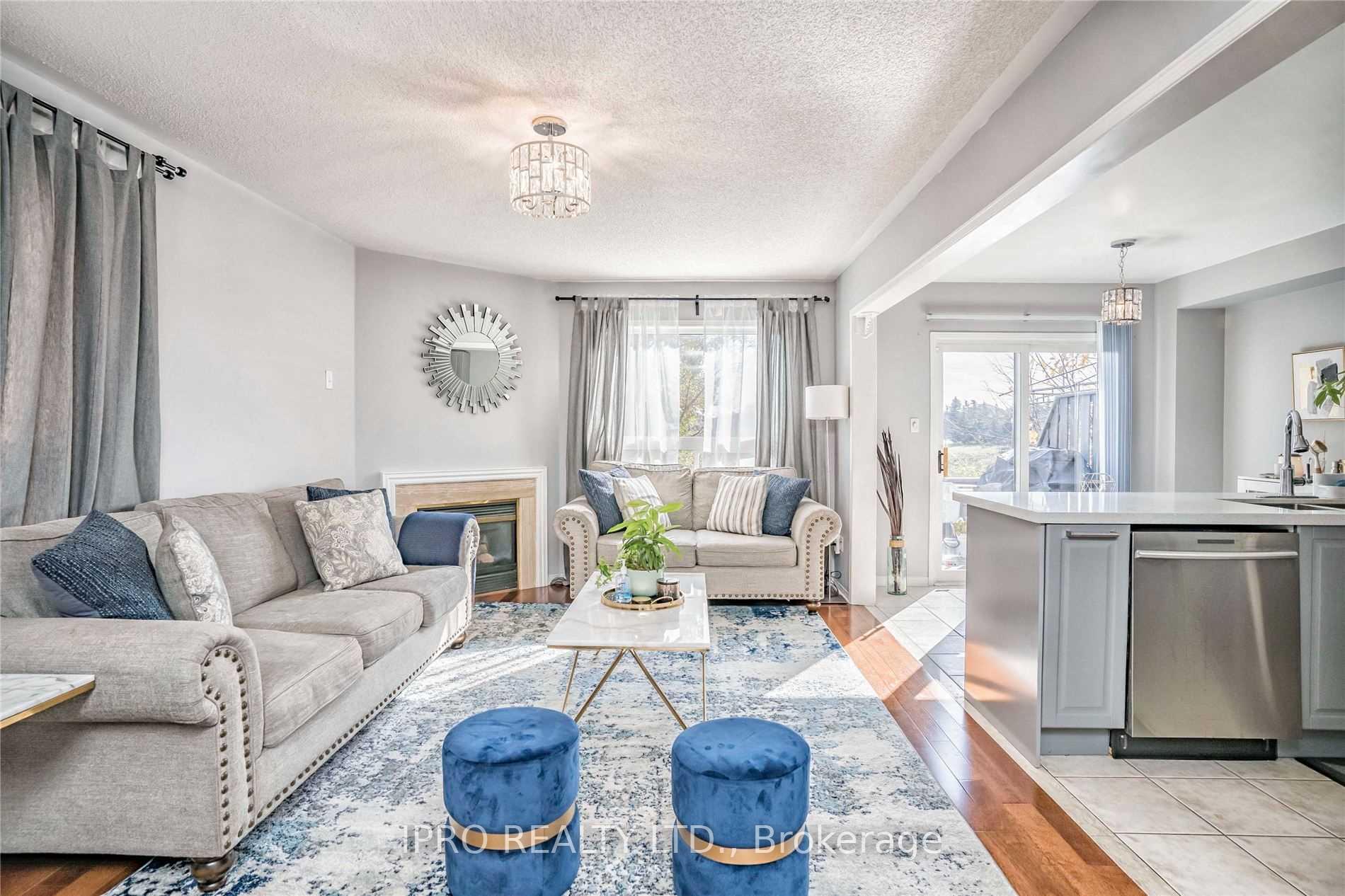 Photo 13 of 48 Rivermere Court, Brampton, Fletcher's Meadow — HOMEH