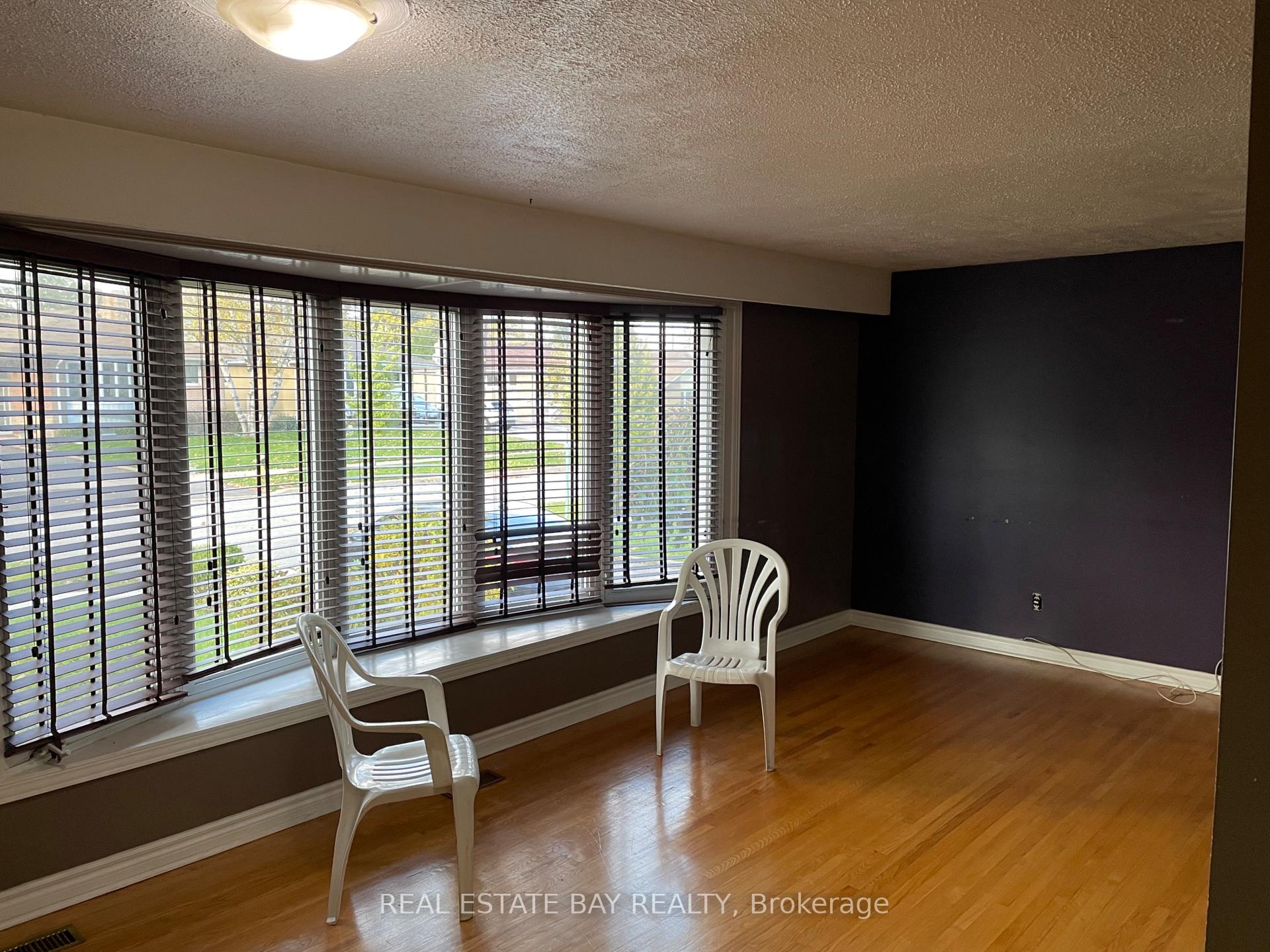 Photo 1 of 96 Taysham Crescent, Etobicoke, Thistletown-Beaumonde Heights — HOMEH