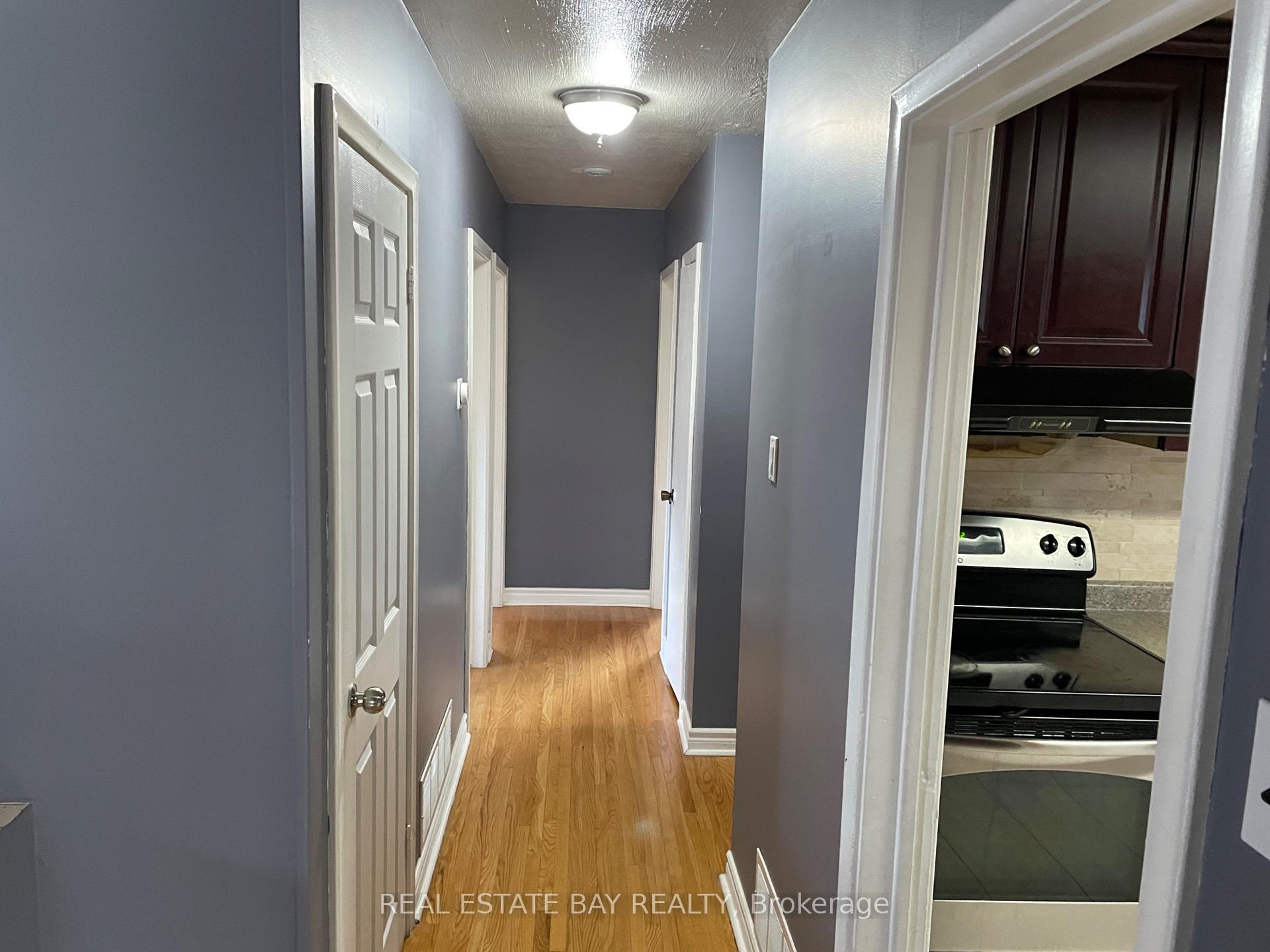 Photo 9 of 96 Taysham Crescent, Etobicoke, Thistletown-Beaumonde Heights — HOMEH