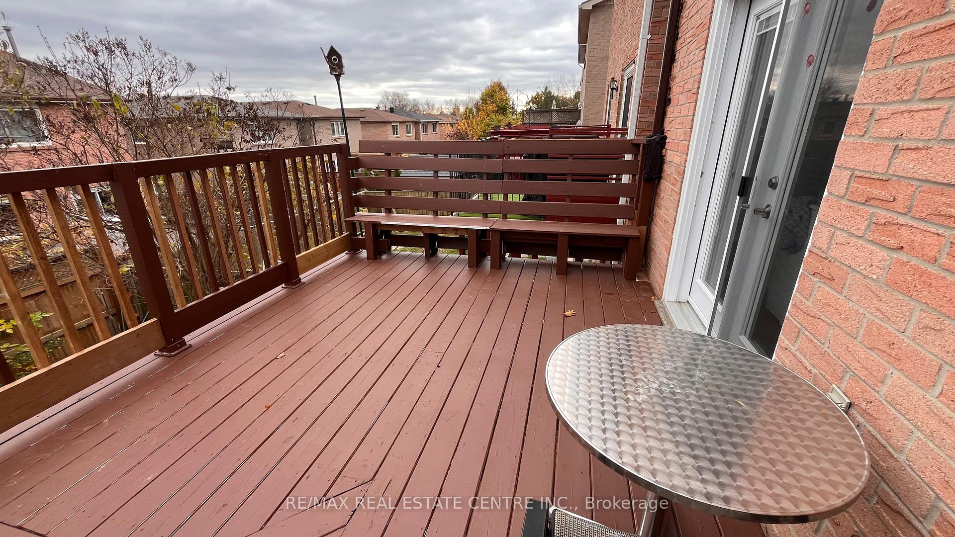 Photo 18 of 19 Rawling Crescent, Brampton, Heart Lake East — HOMEH