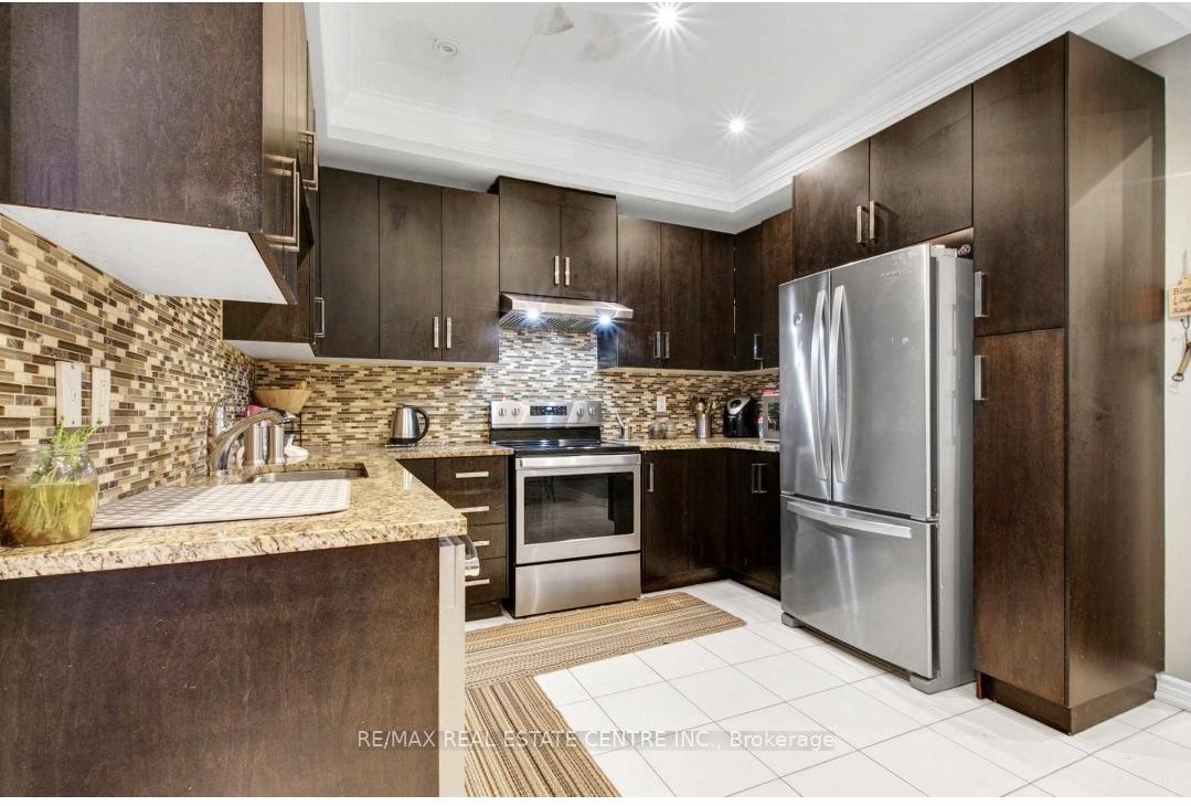 Photo 4 of 24 Interlude Drive, Brampton, Credit Valley — HOMEH