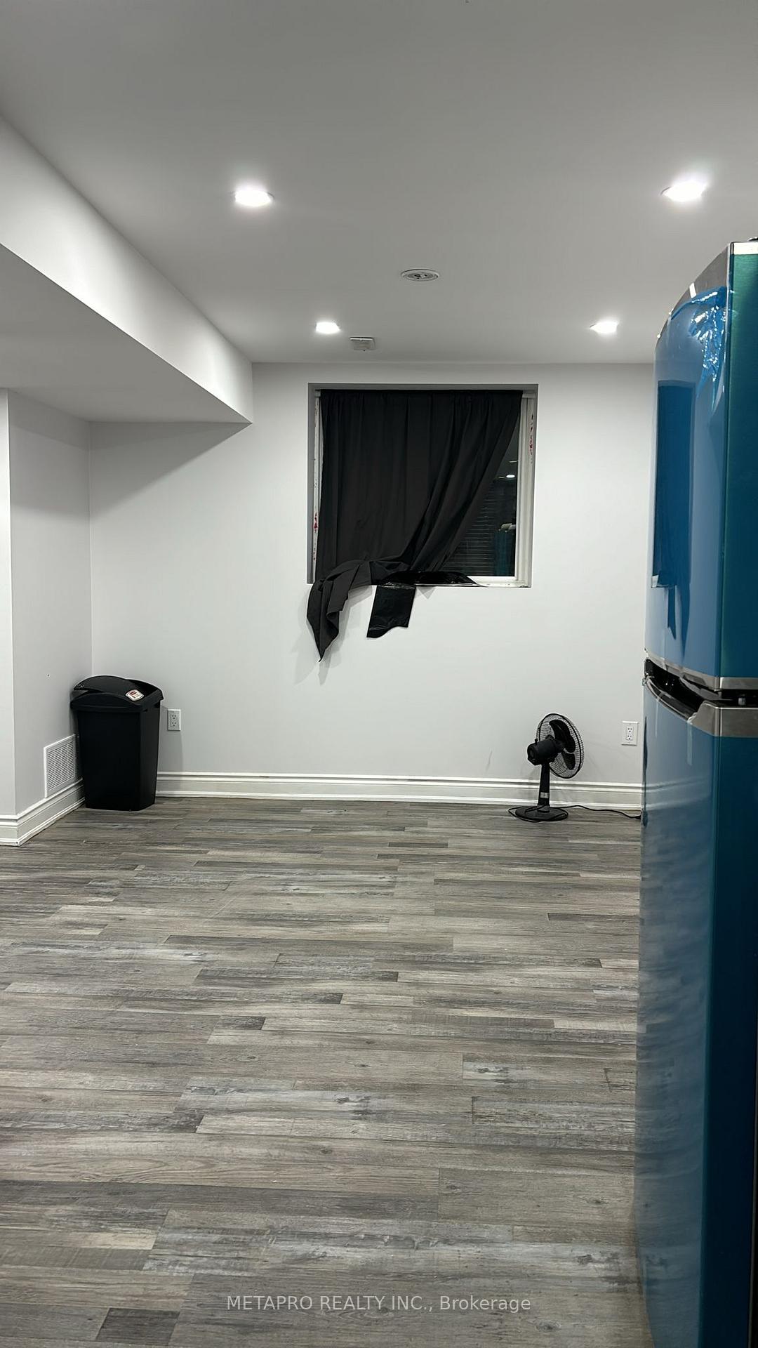 Photo 3 of Unit Basemnt, 12 Cowan Road, Brampton, Brampton West — HOMEH