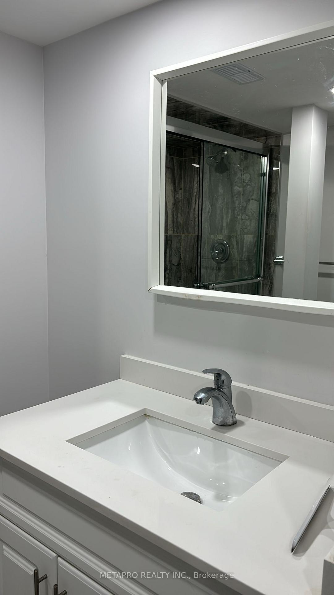 Photo 4 of Unit Basemnt, 12 Cowan Road, Brampton, Brampton West — HOMEH