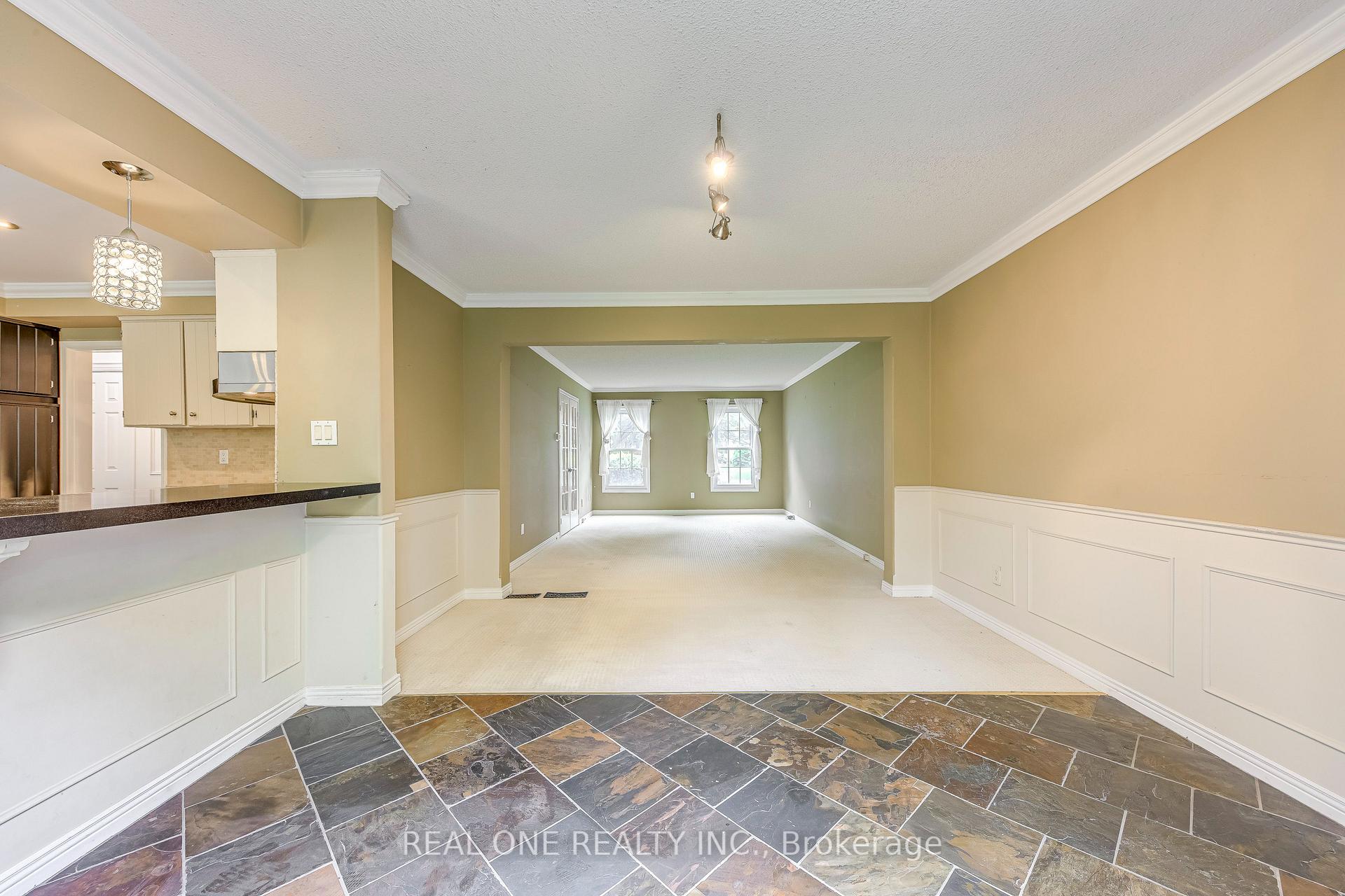 Photo 8 of 1236 Woodview Drive, Oakville, Glen Abbey — HOMEH