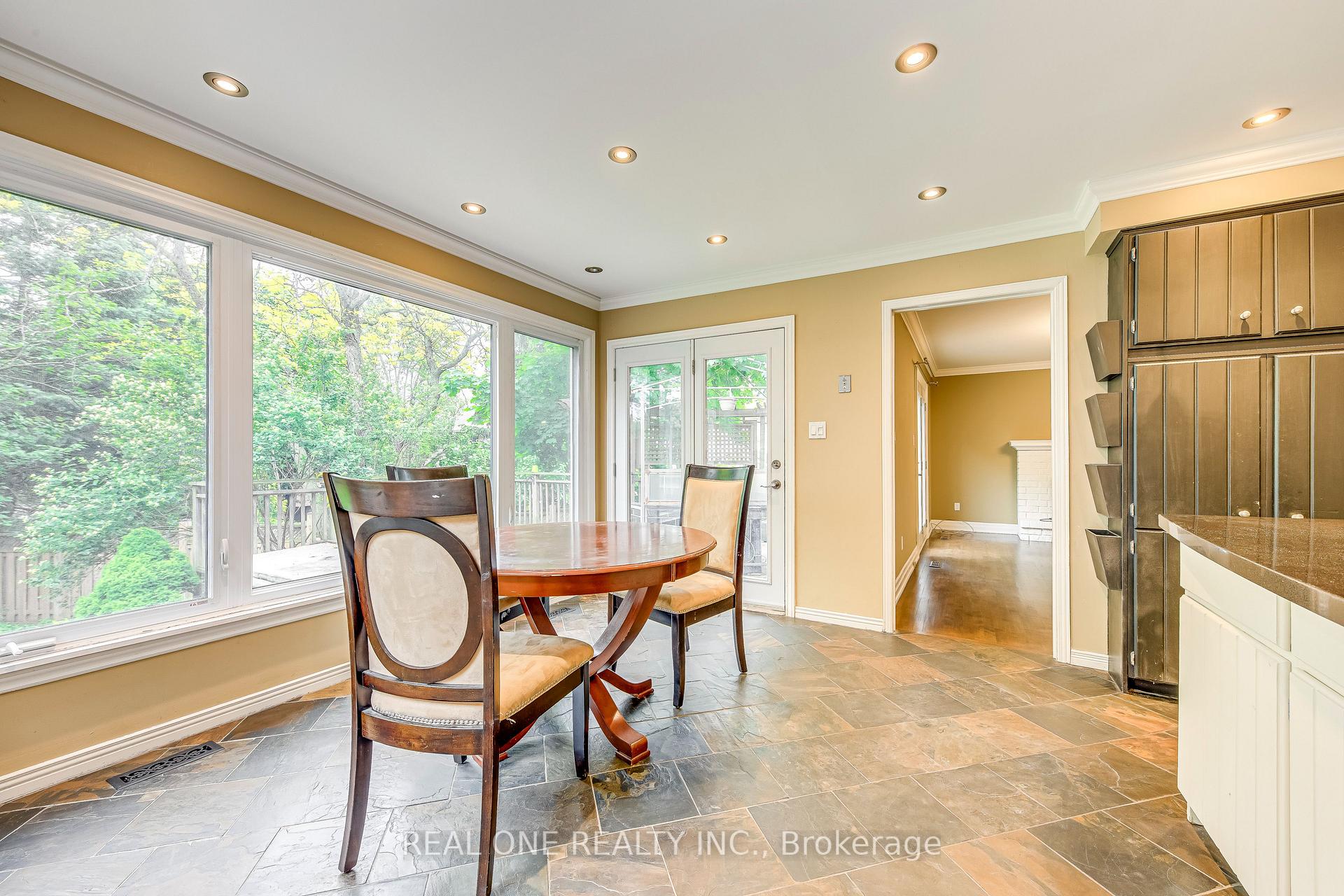 Photo 14 of 1236 Woodview Drive, Oakville, Glen Abbey — HOMEH