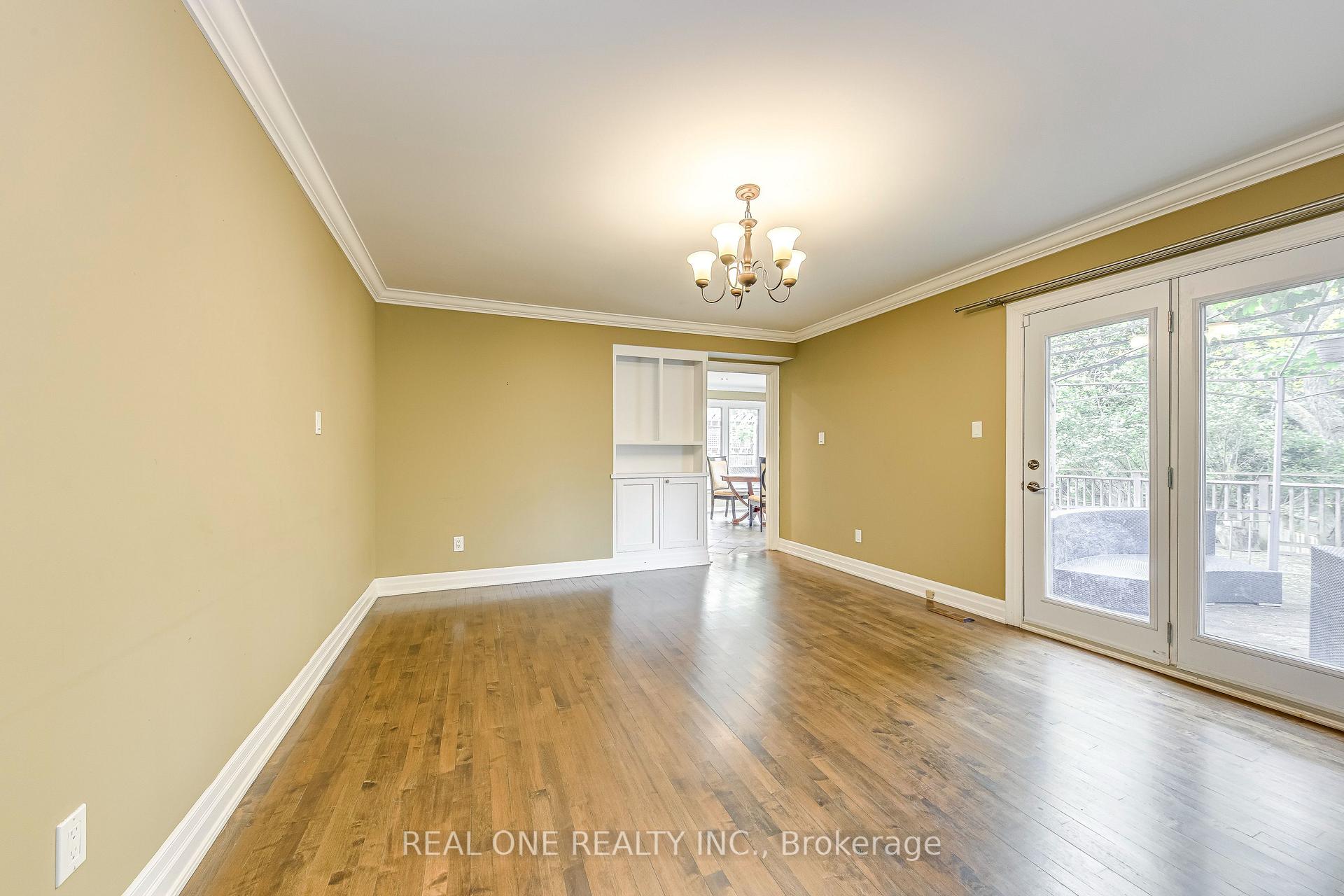 Photo 15 of 1236 Woodview Drive, Oakville, Glen Abbey — HOMEH