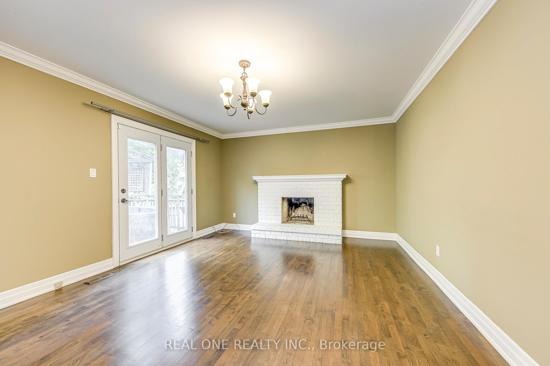 Photo 16 of 1236 Woodview Drive, Oakville, Glen Abbey — HOMEH