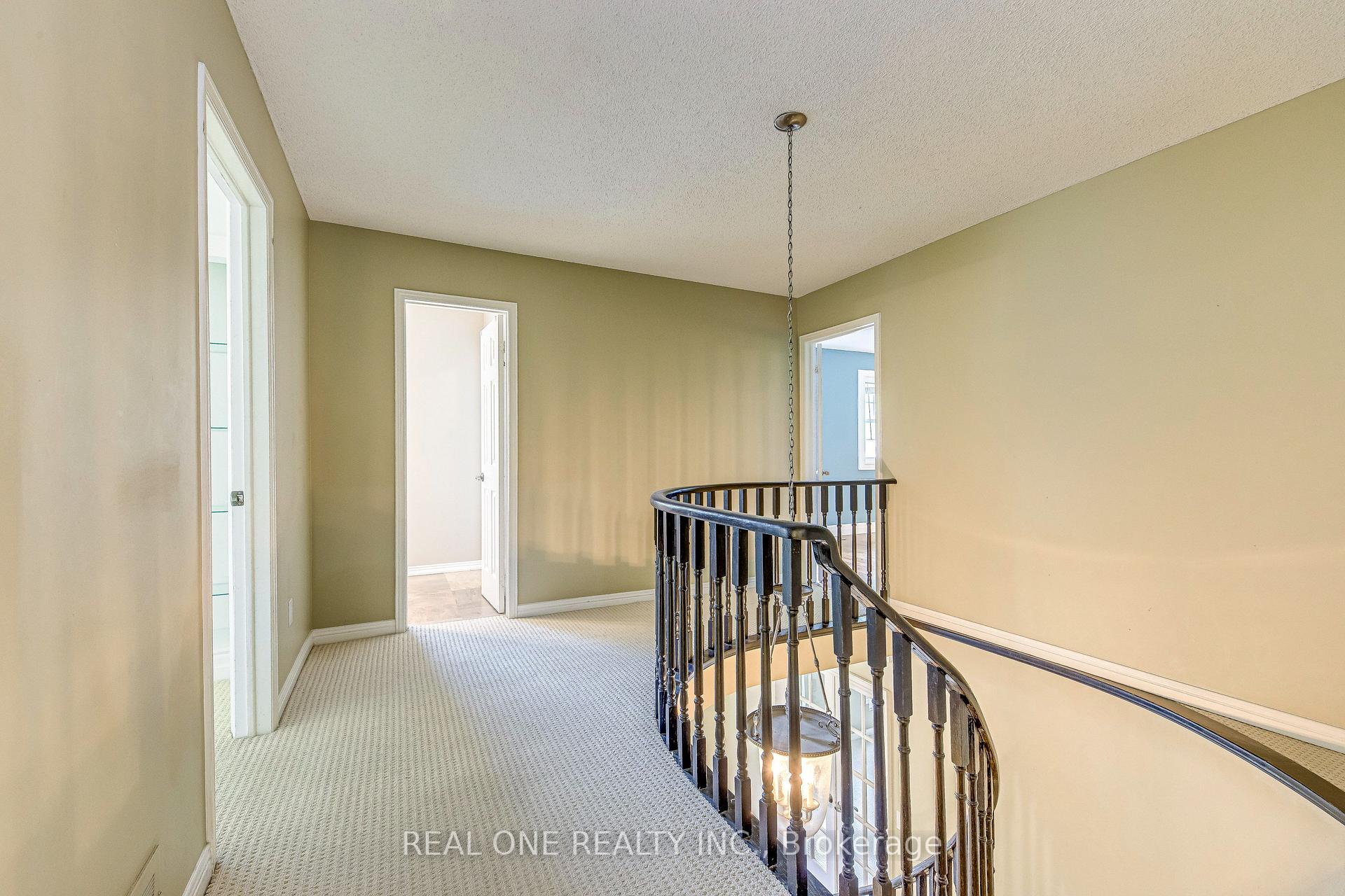 Photo 19 of 1236 Woodview Drive, Oakville, Glen Abbey — HOMEH
