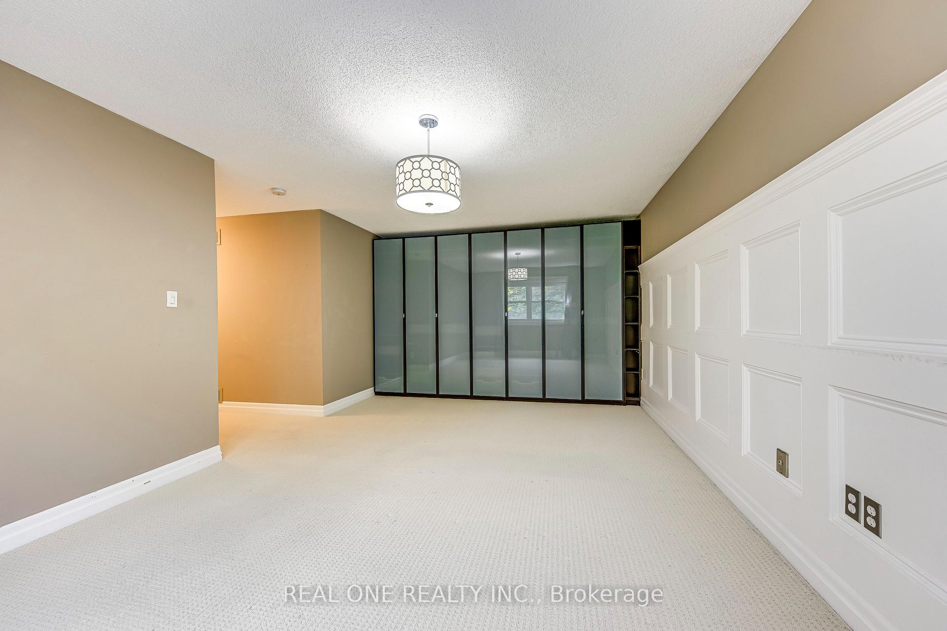 Photo 21 of 1236 Woodview Drive, Oakville, Glen Abbey — HOMEH