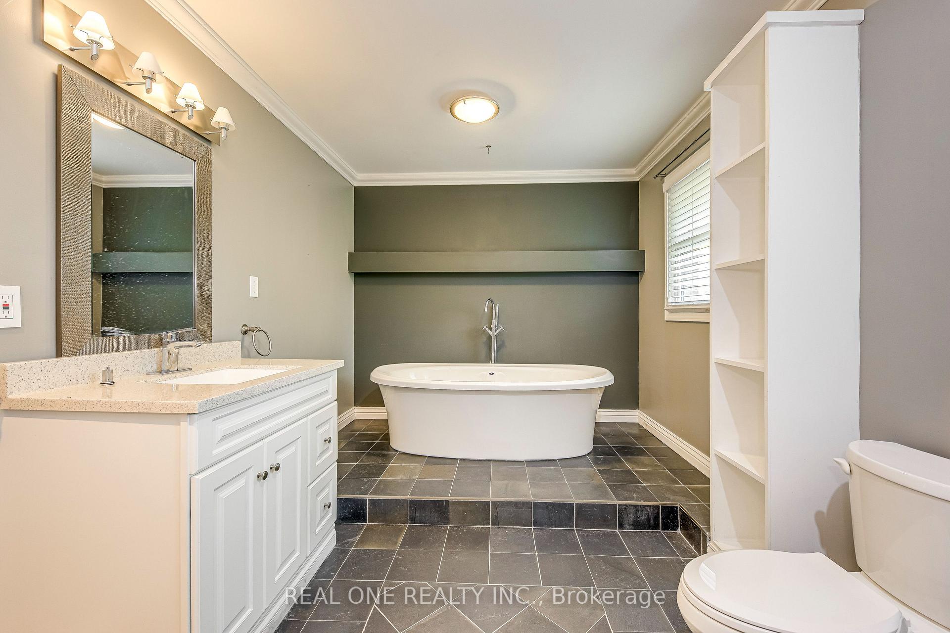 Photo 22 of 1236 Woodview Drive, Oakville, Glen Abbey — HOMEH