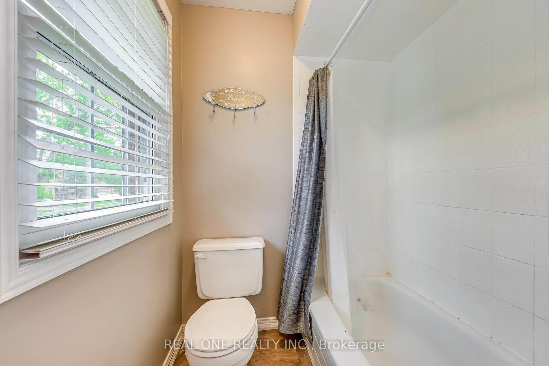 Photo 28 of 1236 Woodview Drive, Oakville, Glen Abbey — HOMEH