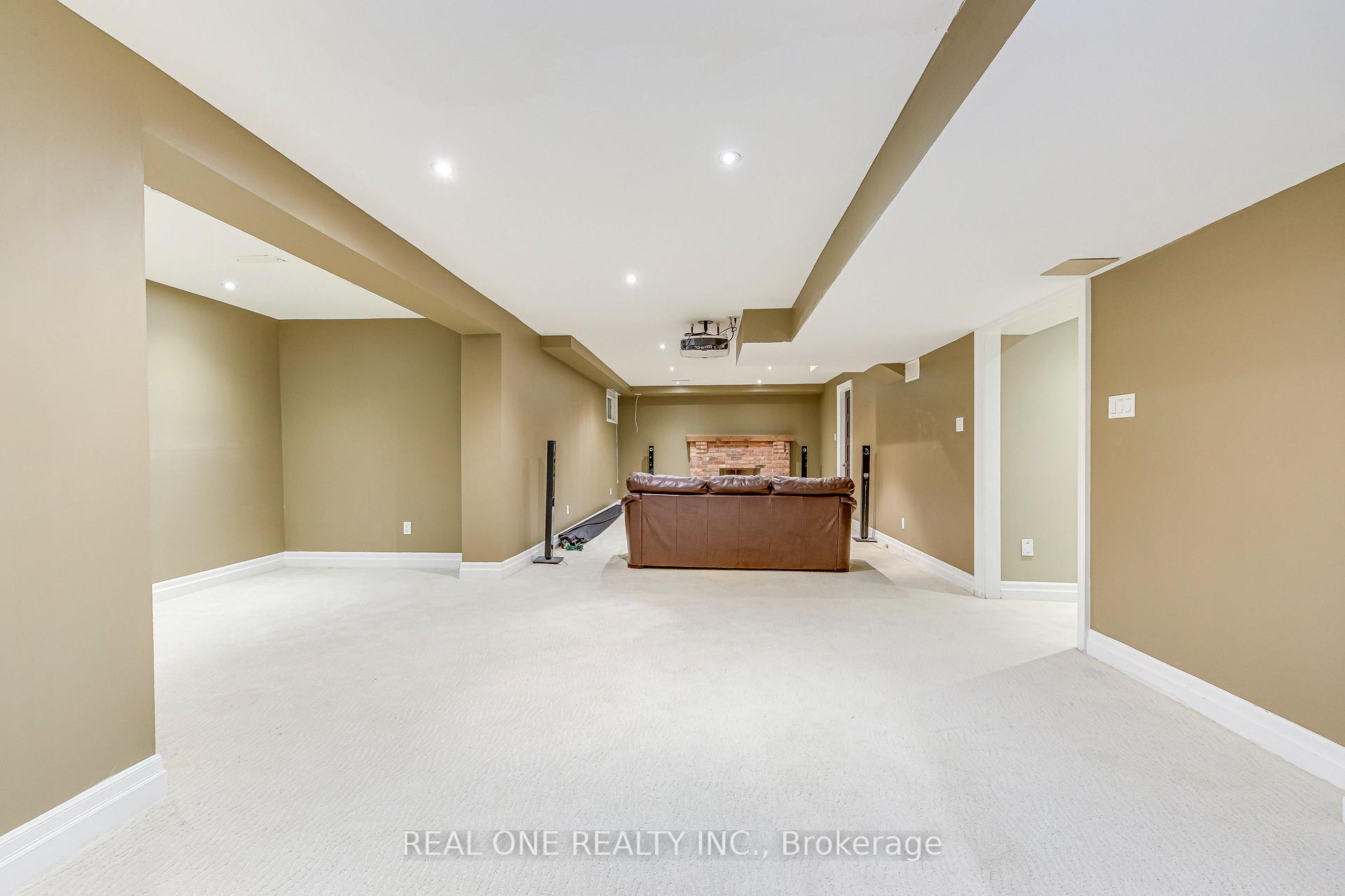 Photo 30 of 1236 Woodview Drive, Oakville, Glen Abbey — HOMEH