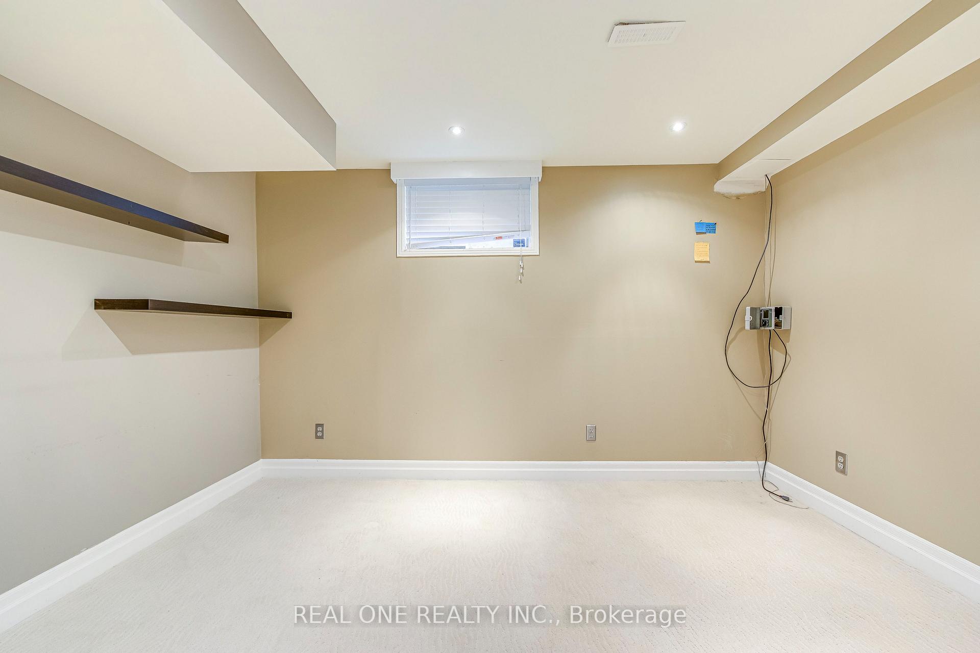 Photo 32 of 1236 Woodview Drive, Oakville, Glen Abbey — HOMEH