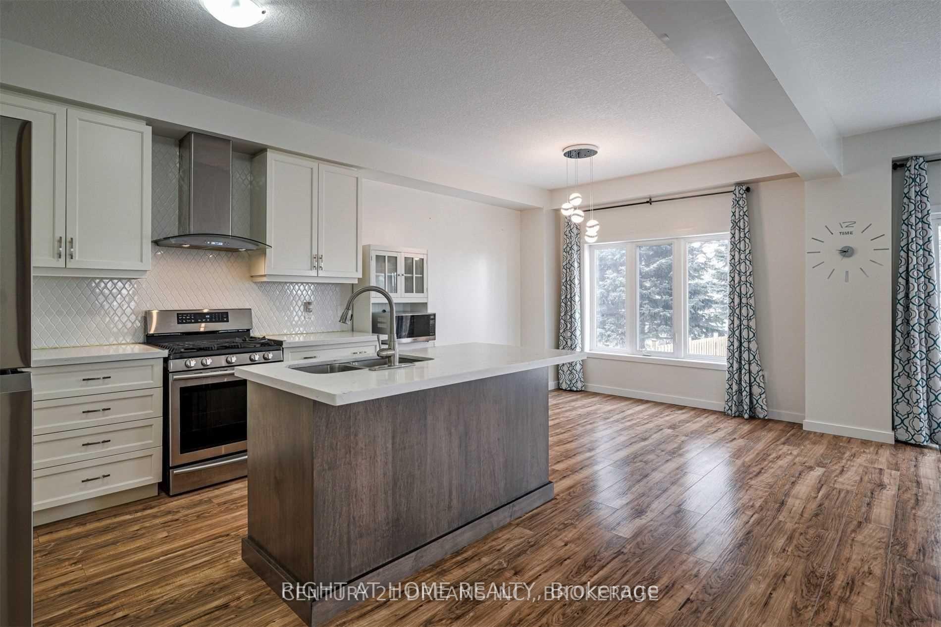 Photo 8 of 44 Franklin Street S, Kitchener, Stanley Park — HOMEH