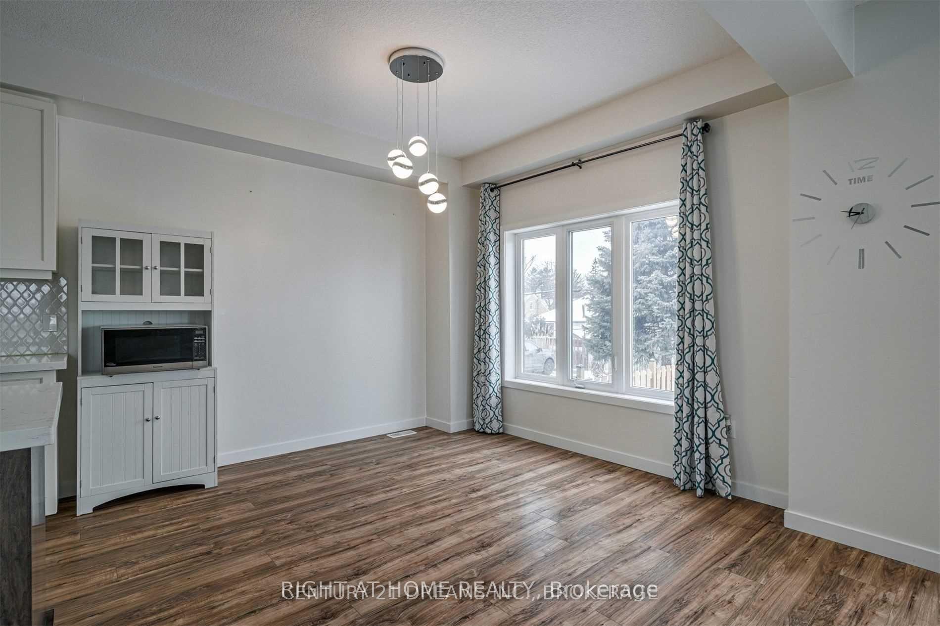 Photo 10 of 44 Franklin Street S, Kitchener, Stanley Park — HOMEH