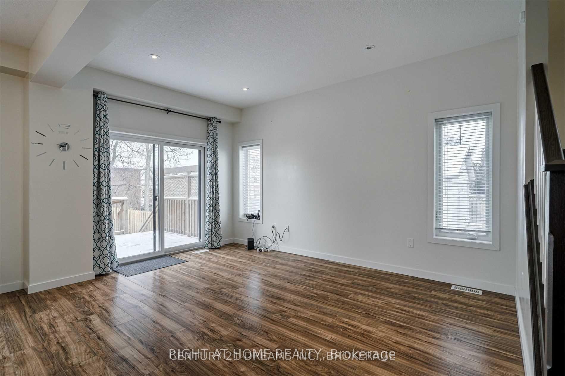 Photo 13 of 44 Franklin Street S, Kitchener, Stanley Park — HOMEH