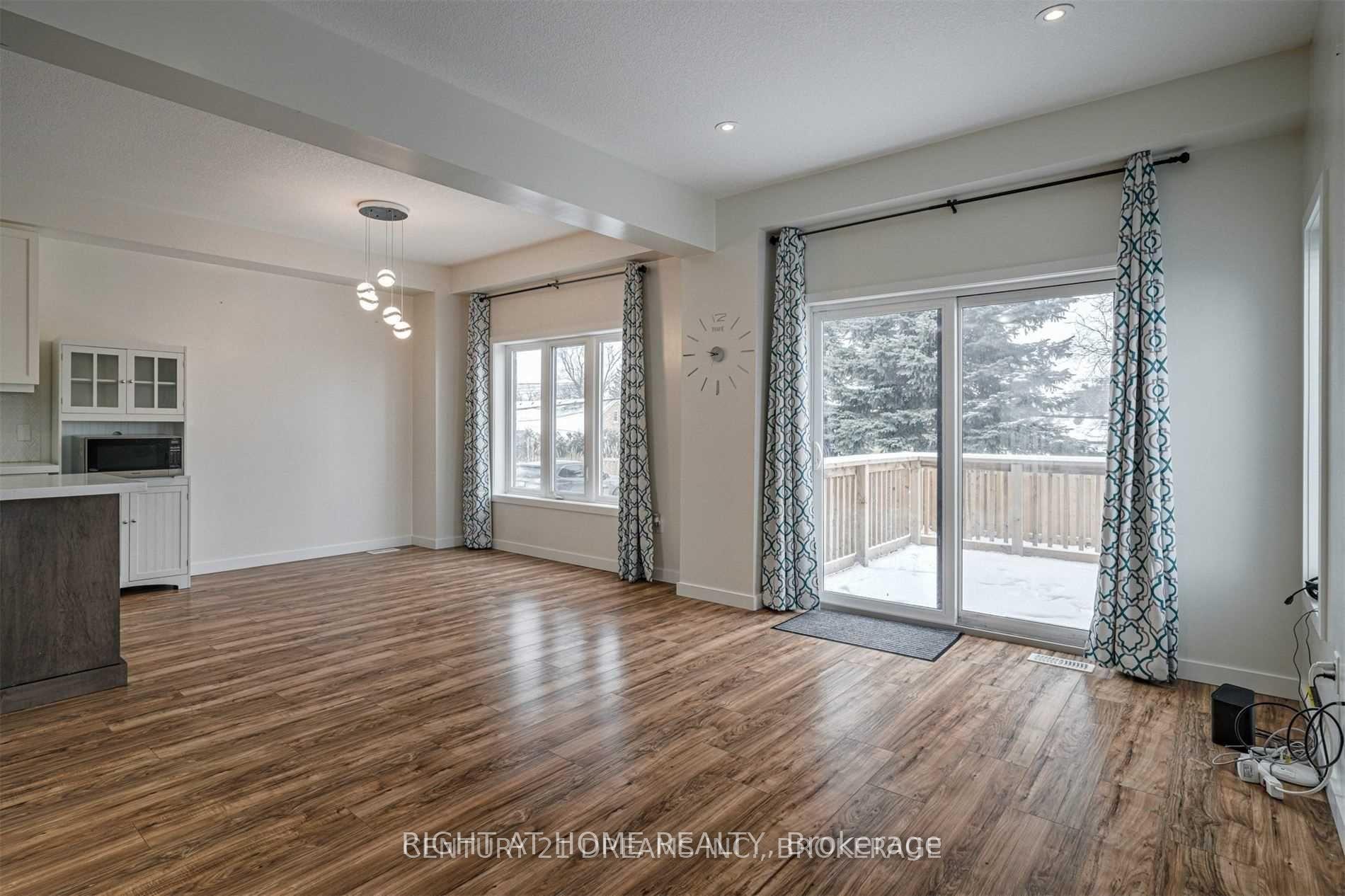 Photo 14 of 44 Franklin Street S, Kitchener, Stanley Park — HOMEH