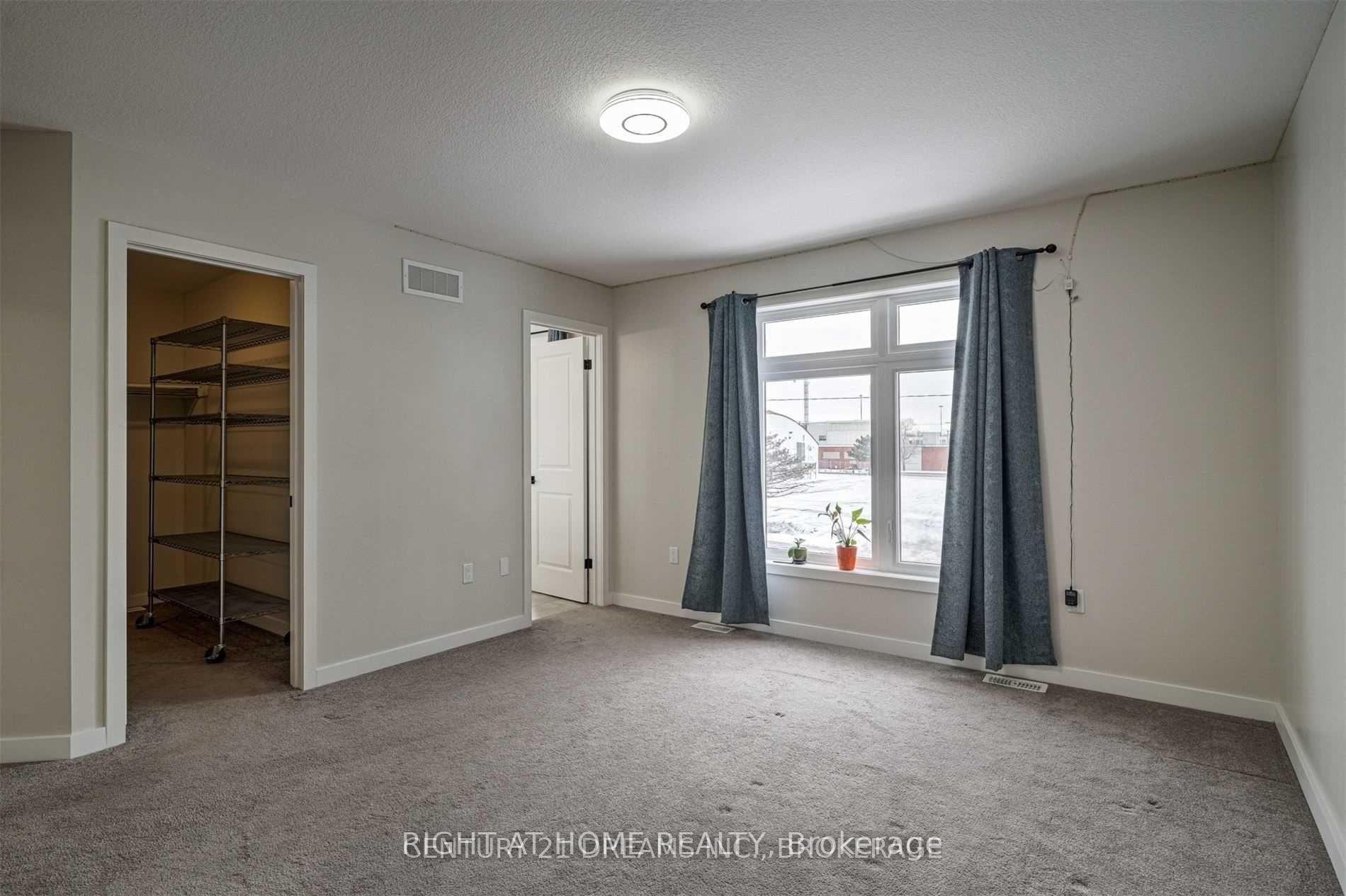 Photo 18 of 44 Franklin Street S, Kitchener, Stanley Park — HOMEH