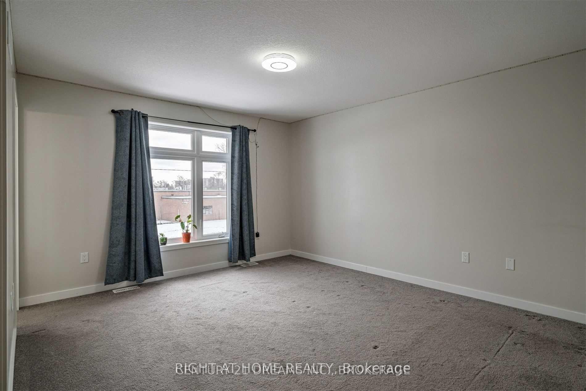 Photo 19 of 44 Franklin Street S, Kitchener, Stanley Park — HOMEH