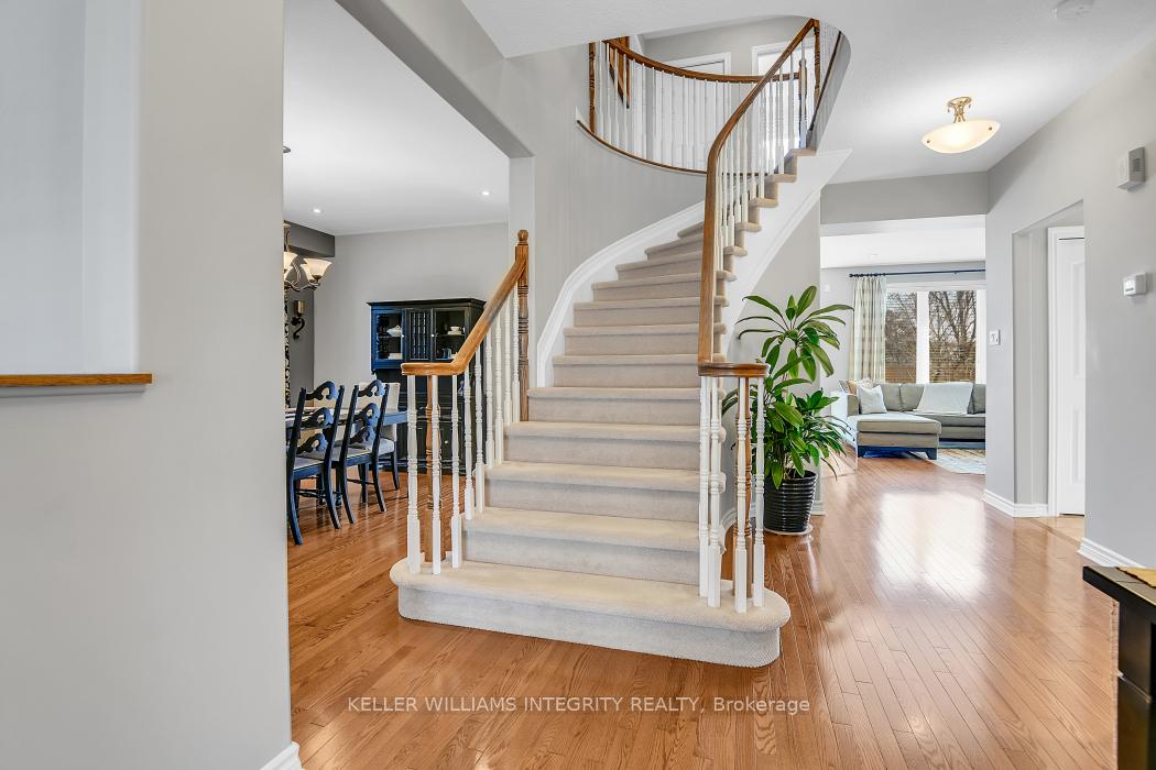 Photo 5 of 711 Vermillion Drive, Ottawa, Riverside South/Gloucester Glen — HOMEH