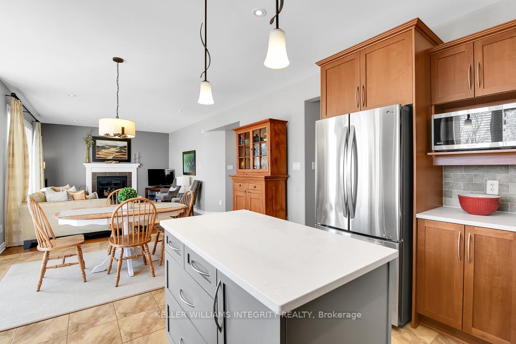 Photo 12 of 711 Vermillion Drive, Ottawa, Riverside South/Gloucester Glen — HOMEH