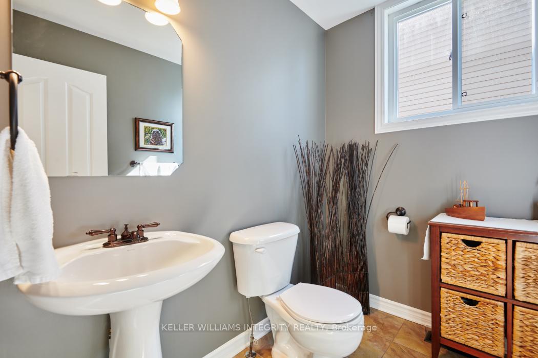 Photo 16 of 711 Vermillion Drive, Ottawa, Riverside South/Gloucester Glen — HOMEH