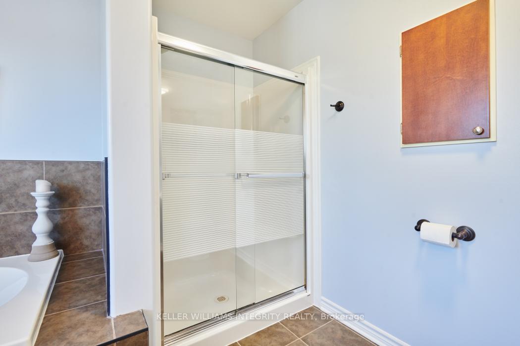Photo 23 of 711 Vermillion Drive, Ottawa, Riverside South/Gloucester Glen — HOMEH
