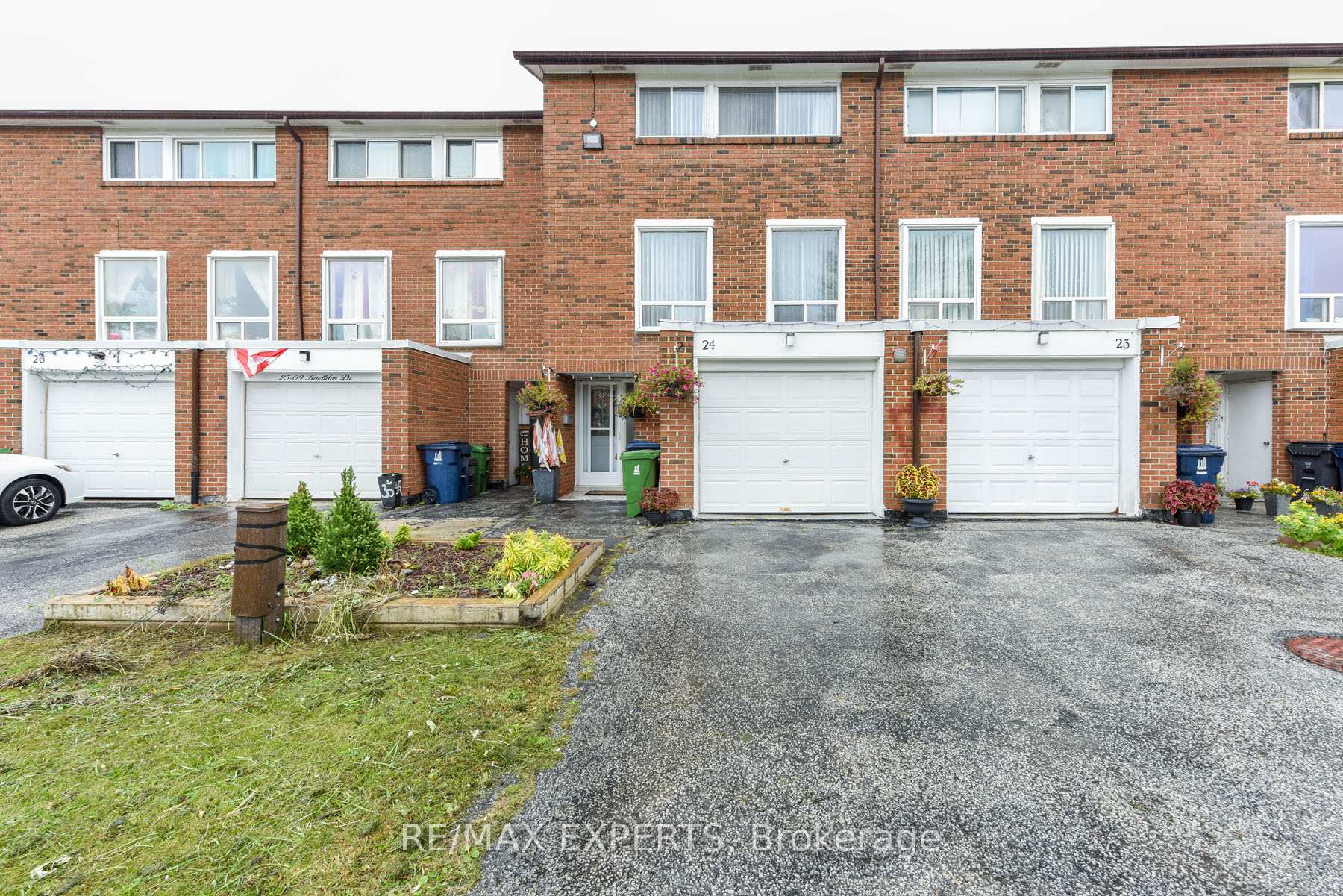 Photo 1 of Unit 24, 9 Kendleton Drive, Etobicoke, Mount Olive-Silverstone-Jamestown — HOMEH