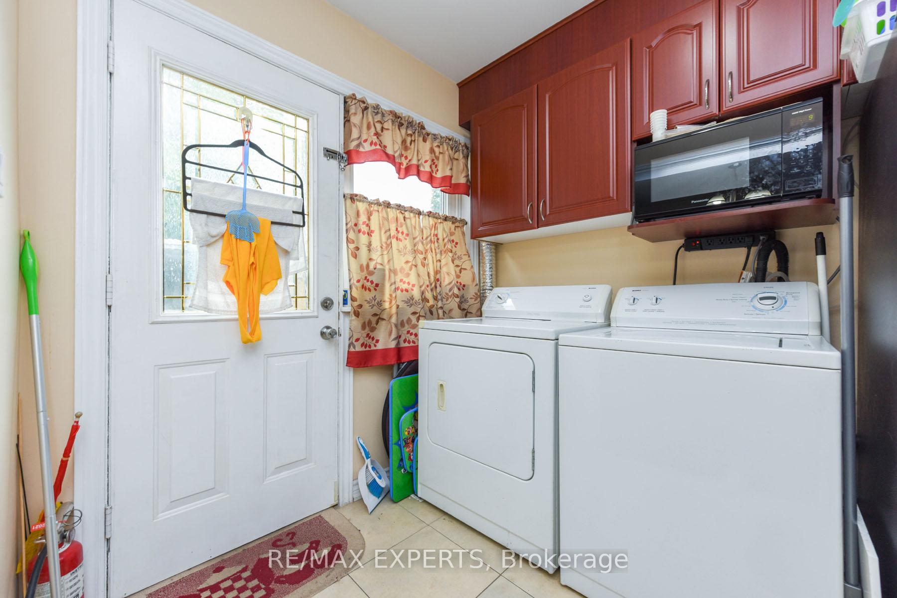 Photo 6 of Unit 24, 9 Kendleton Drive, Etobicoke, Mount Olive-Silverstone-Jamestown — HOMEH