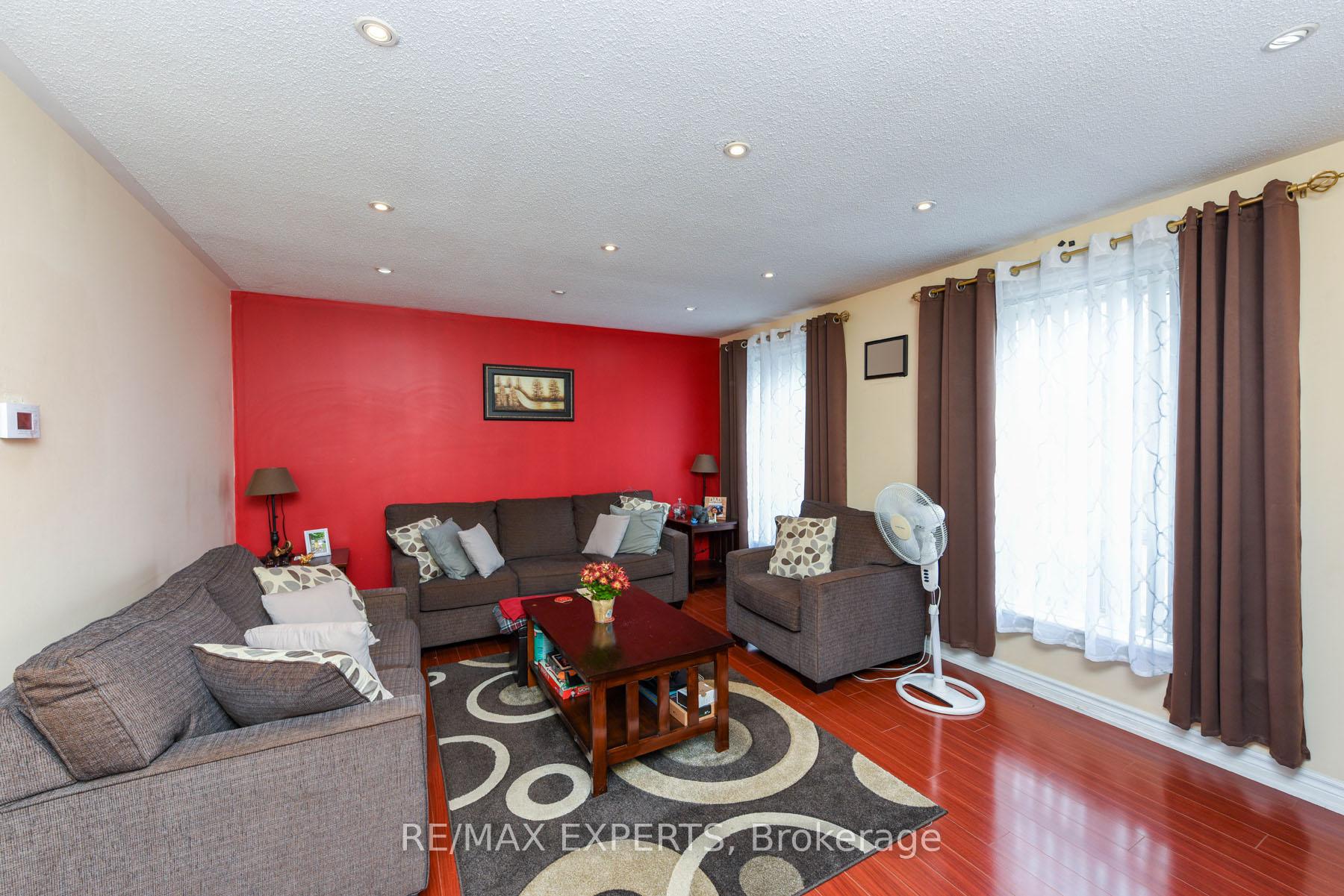 Photo 7 of Unit 24, 9 Kendleton Drive, Etobicoke, Mount Olive-Silverstone-Jamestown — HOMEH