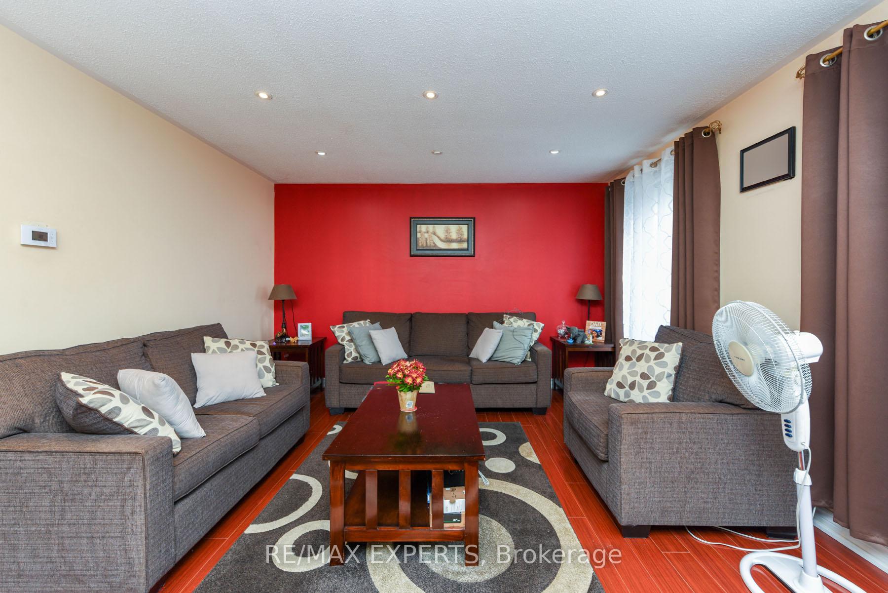Photo 8 of Unit 24, 9 Kendleton Drive, Etobicoke, Mount Olive-Silverstone-Jamestown — HOMEH