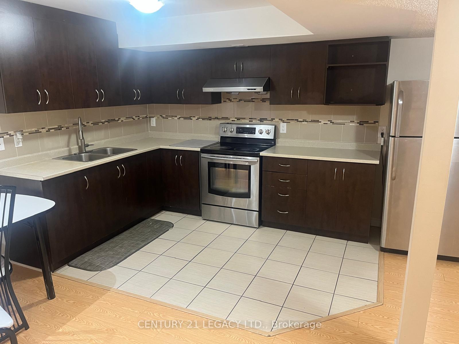 Photo 2 of 52 Vanwood Crescent, Brampton, Vales of Castlemore — HOMEH