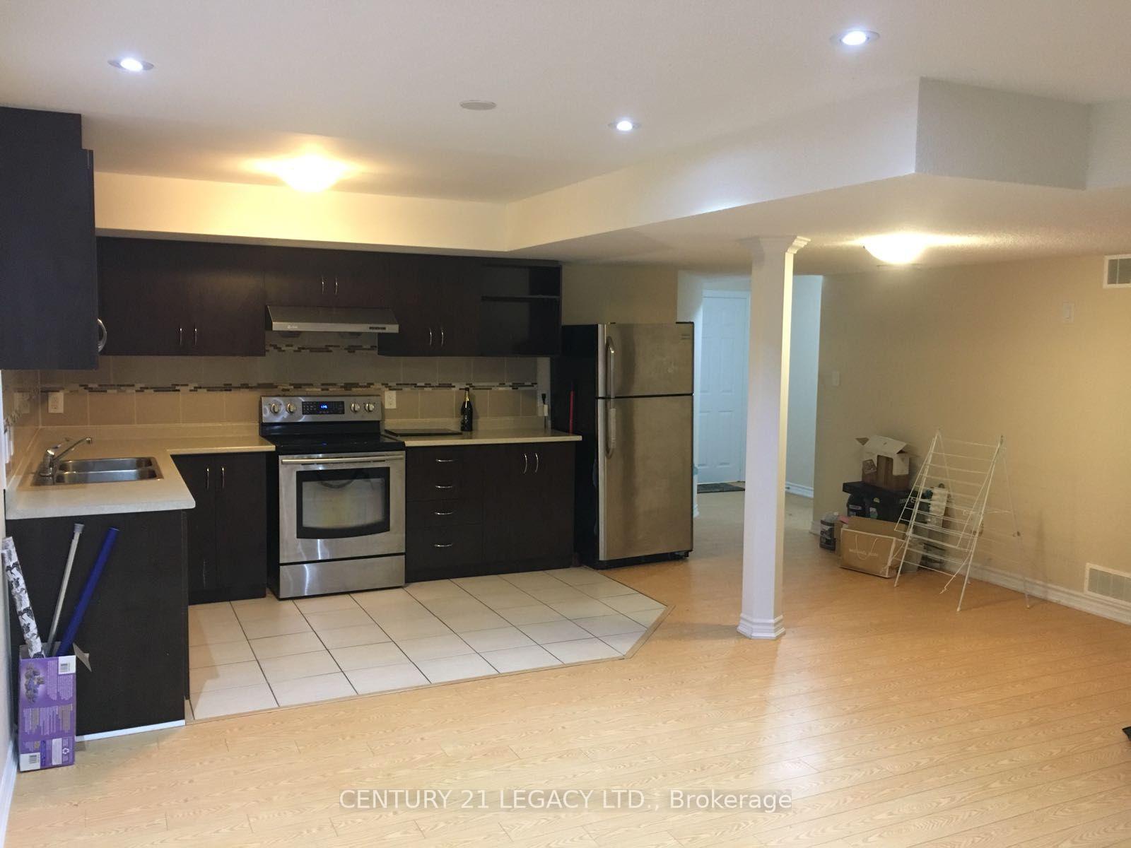 Photo 4 of 52 Vanwood Crescent, Brampton, Vales of Castlemore — HOMEH