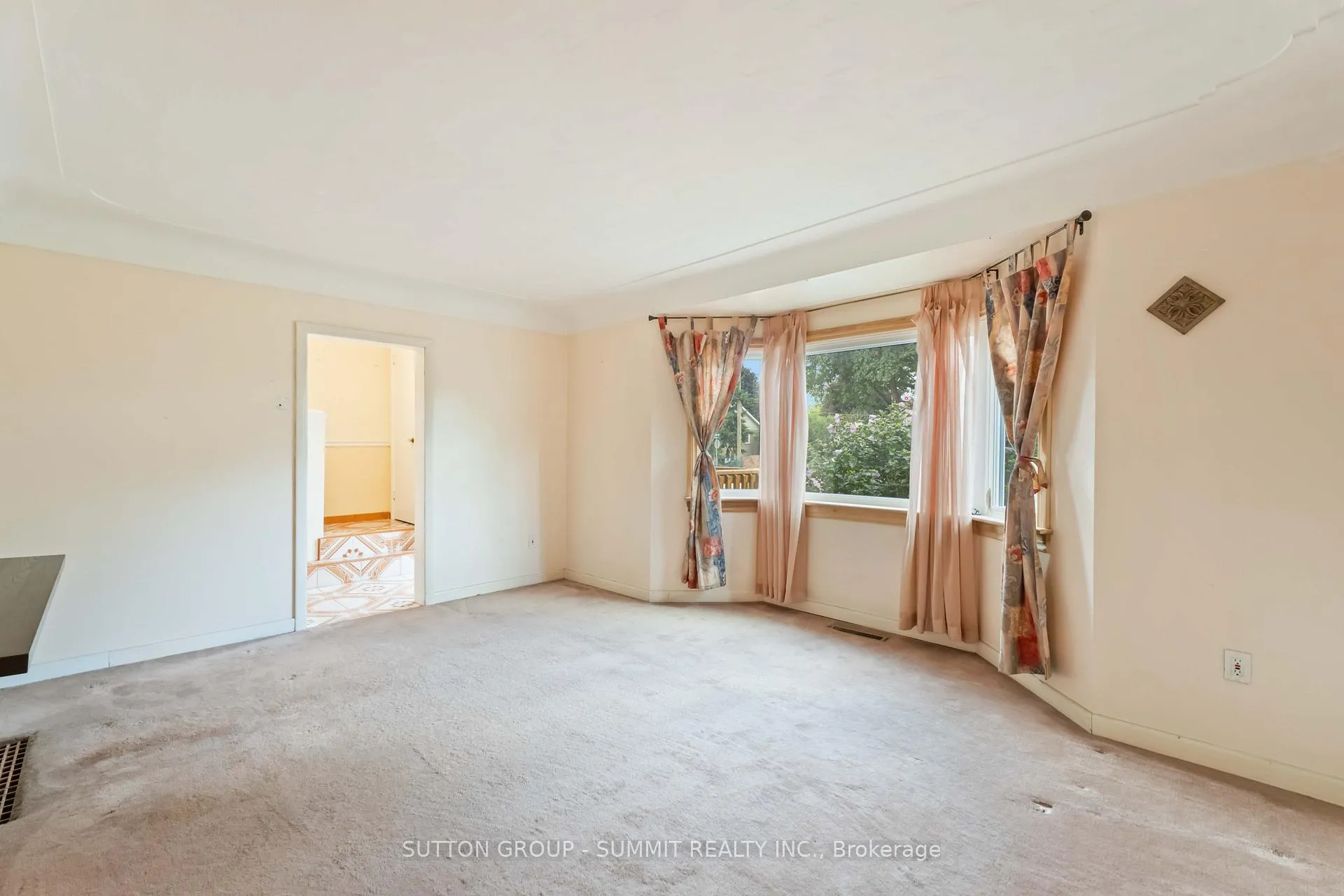 Photo 7 of 115 West 32nd Street, Hamilton, Westcliffe — HOMEH