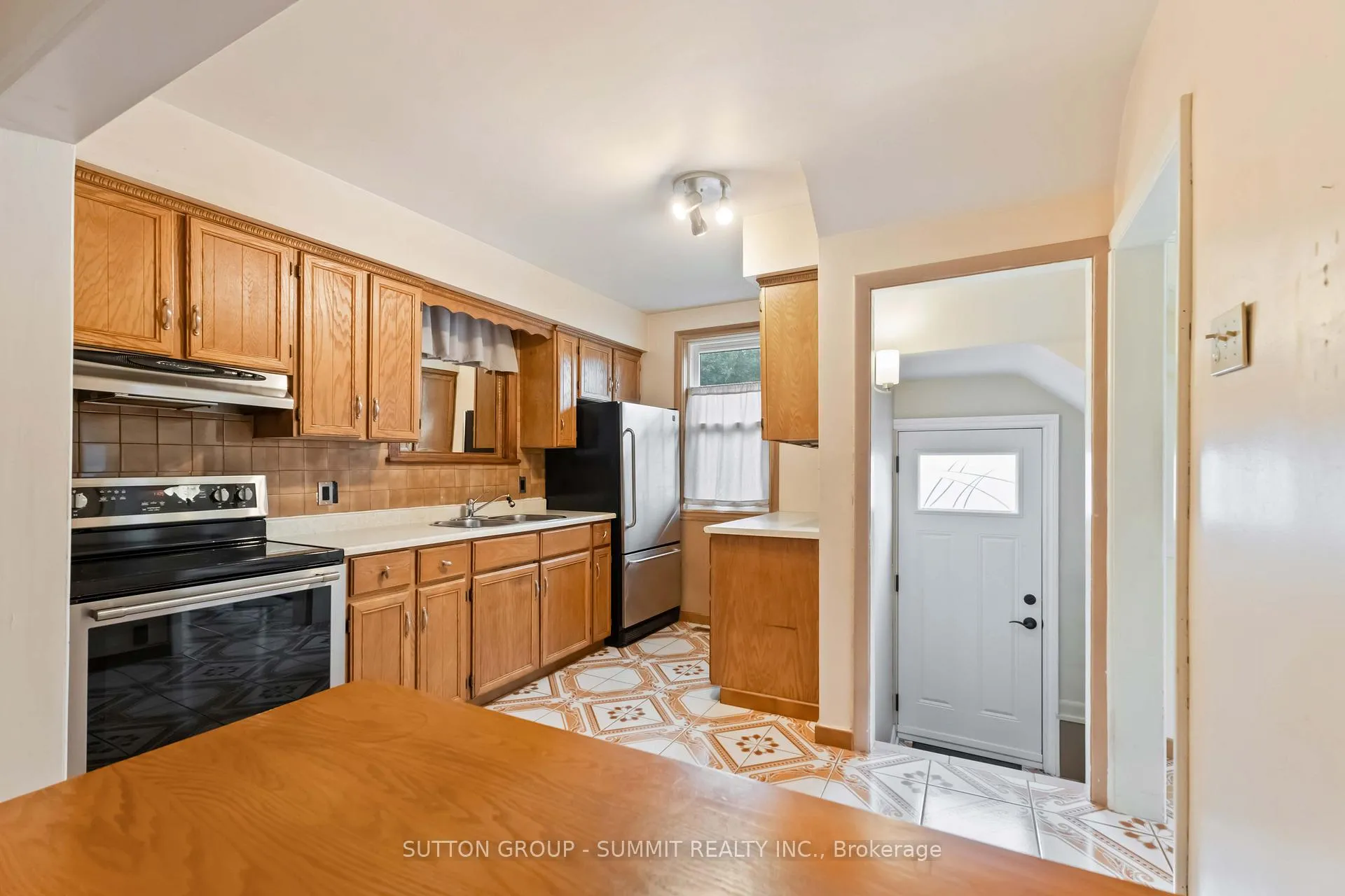 Photo 10 of 115 West 32nd Street, Hamilton, Westcliffe — HOMEH