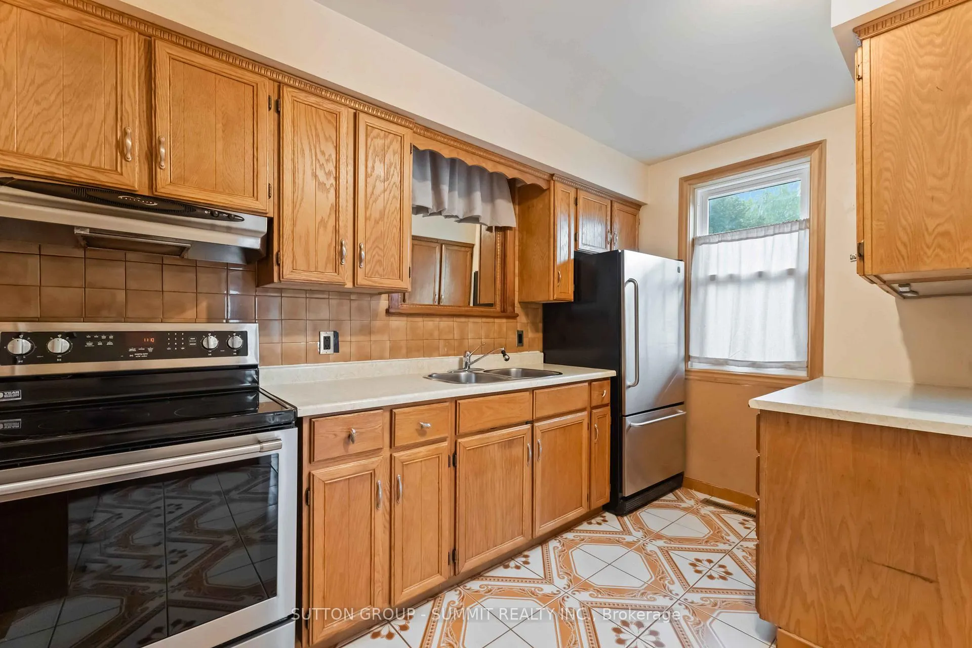 Photo 11 of 115 West 32nd Street, Hamilton, Westcliffe — HOMEH