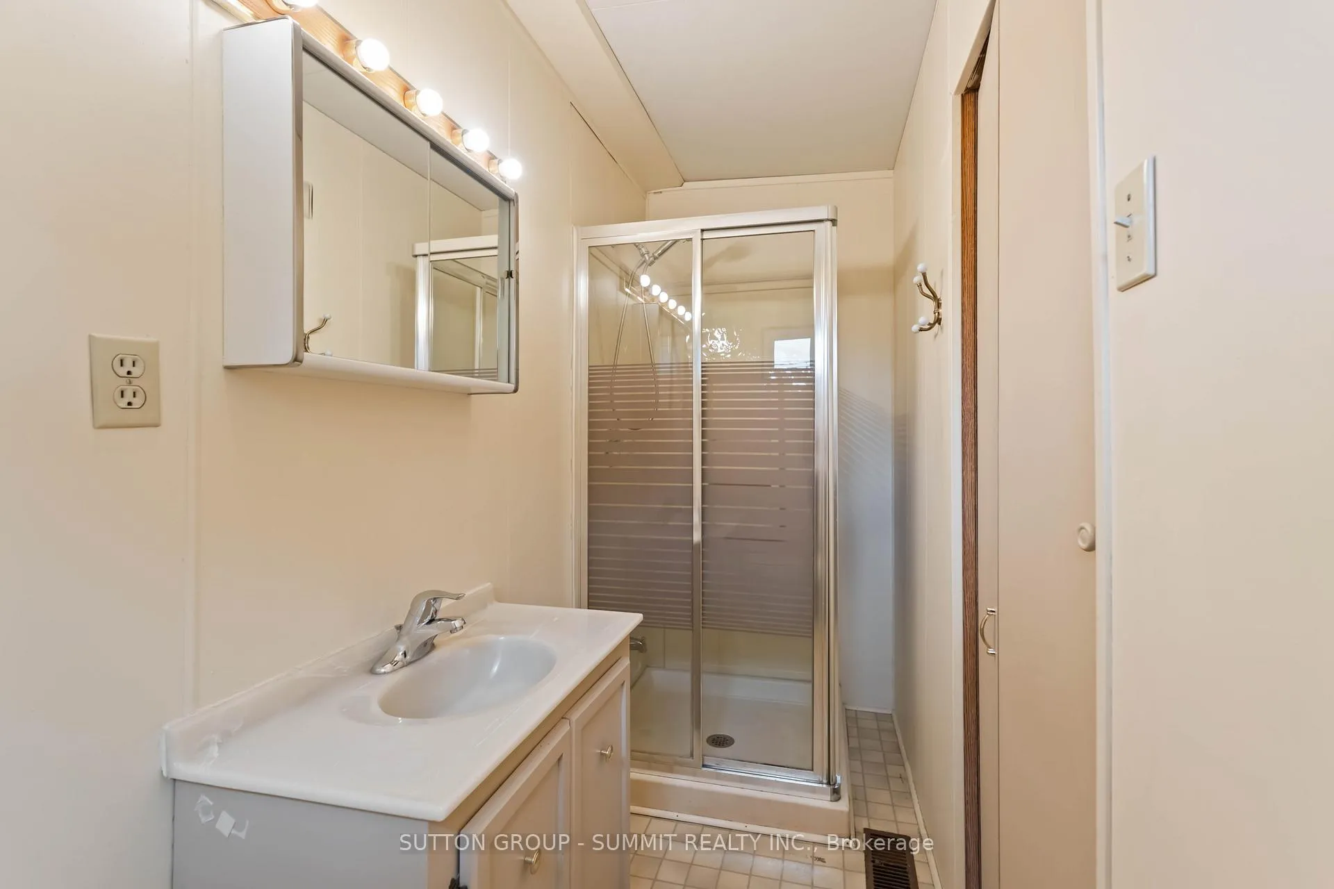 Photo 16 of 115 West 32nd Street, Hamilton, Westcliffe — HOMEH